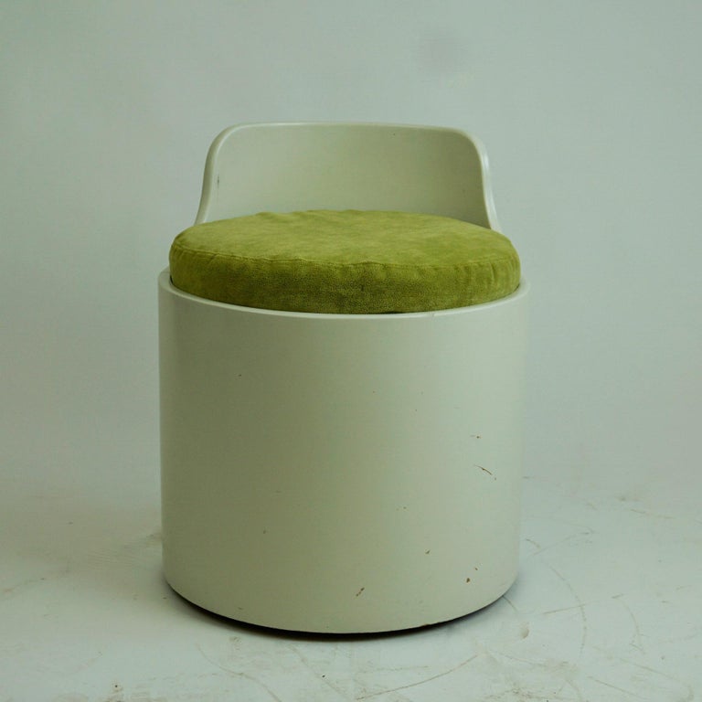 Italian 1960s White Lacquered Stool Luigi Massoni For Poltrona