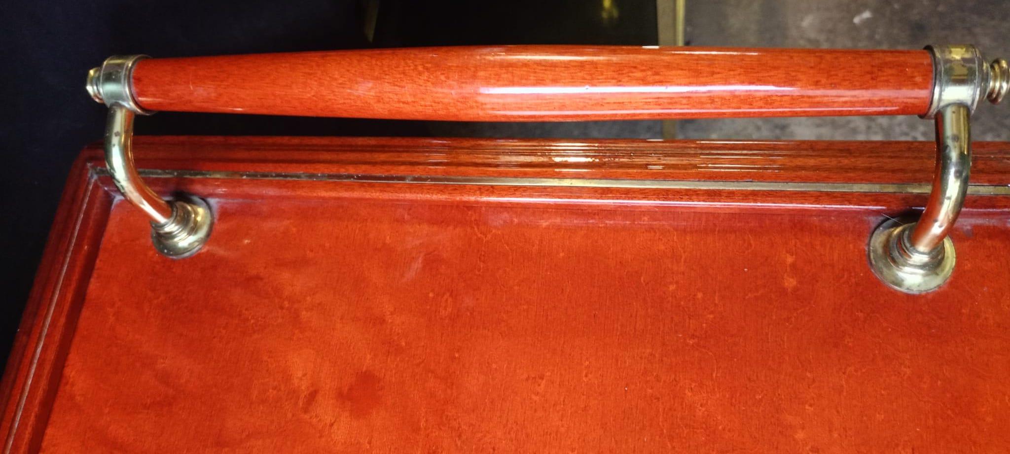 Italian 70's Butler Serving Table In Brass And Red Lacquer In Good Condition For Sale In London, GB