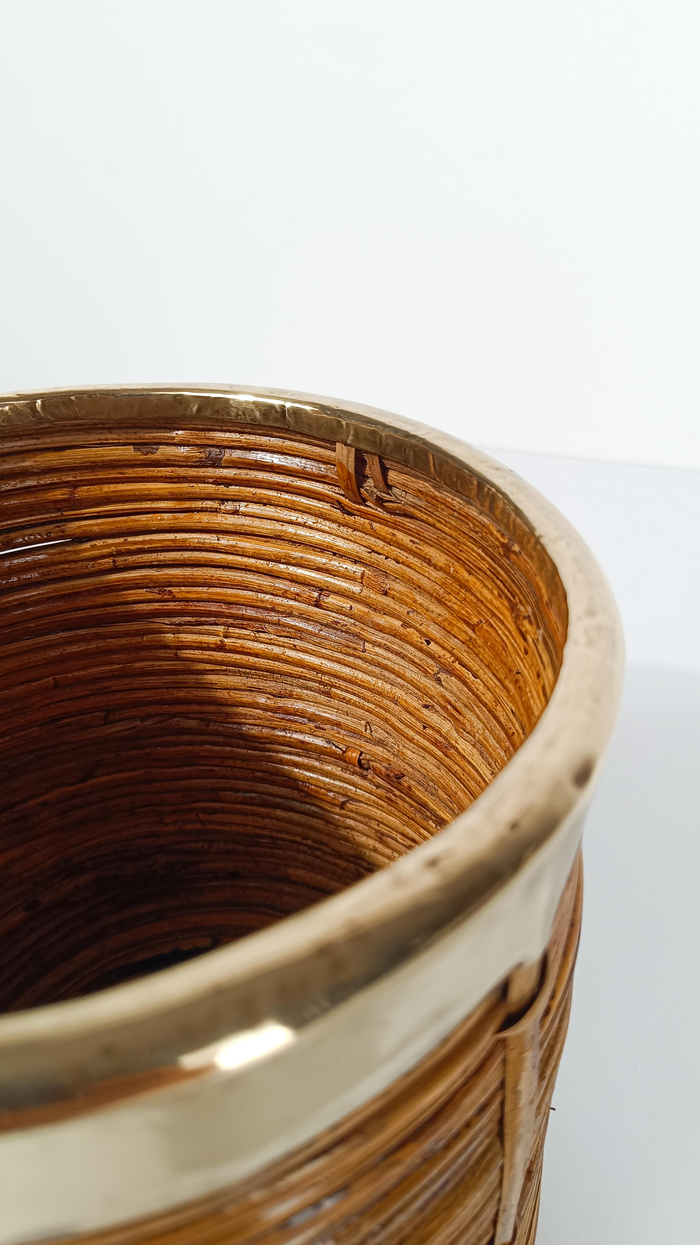 Italian 70s Cachepot Basket in Hand-Woven Pencil Reed Rattan & Brass en venta 9