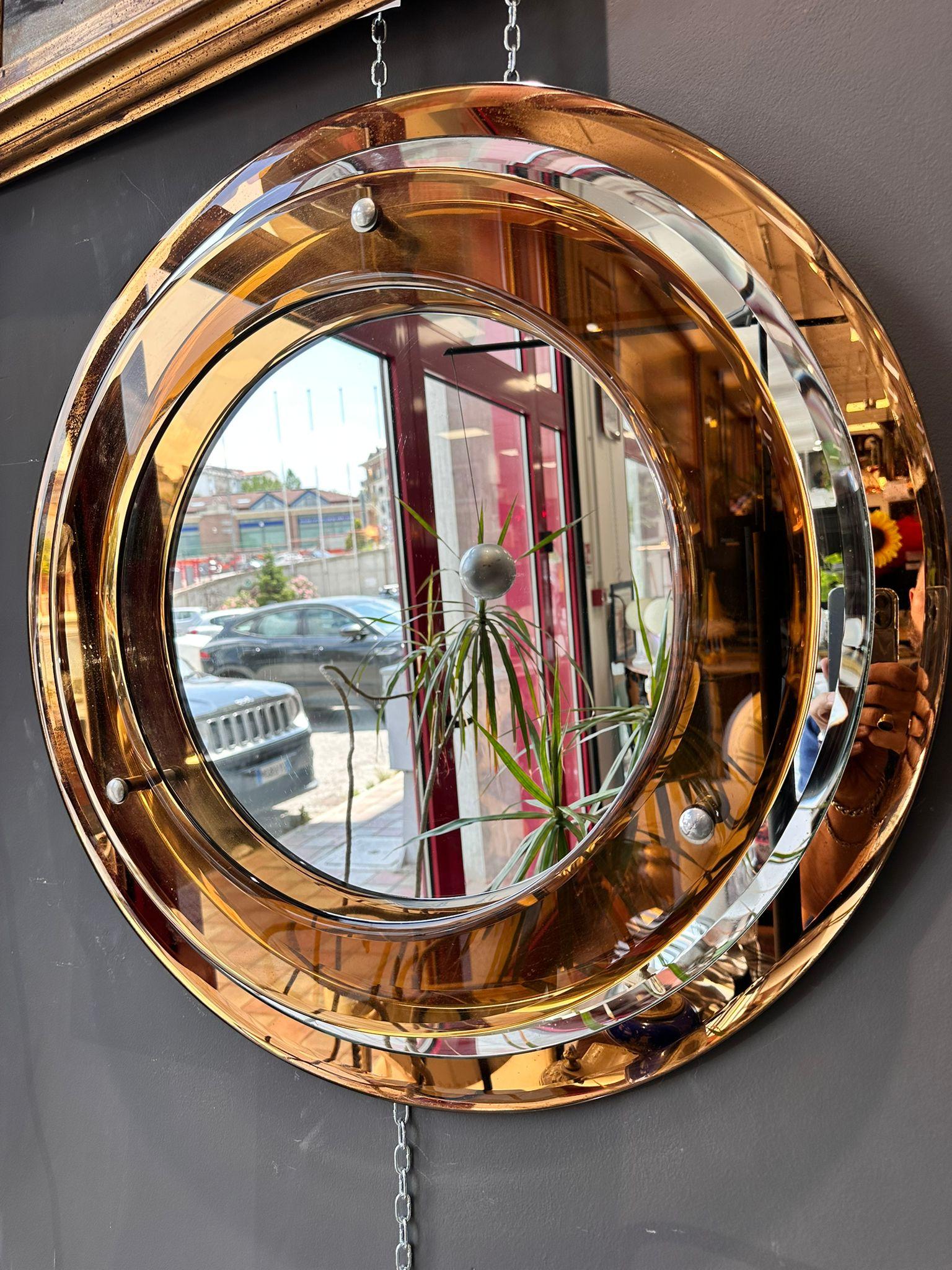 Italian 70's Circular Mirror By Crystal Art In Good Condition For Sale In London, GB