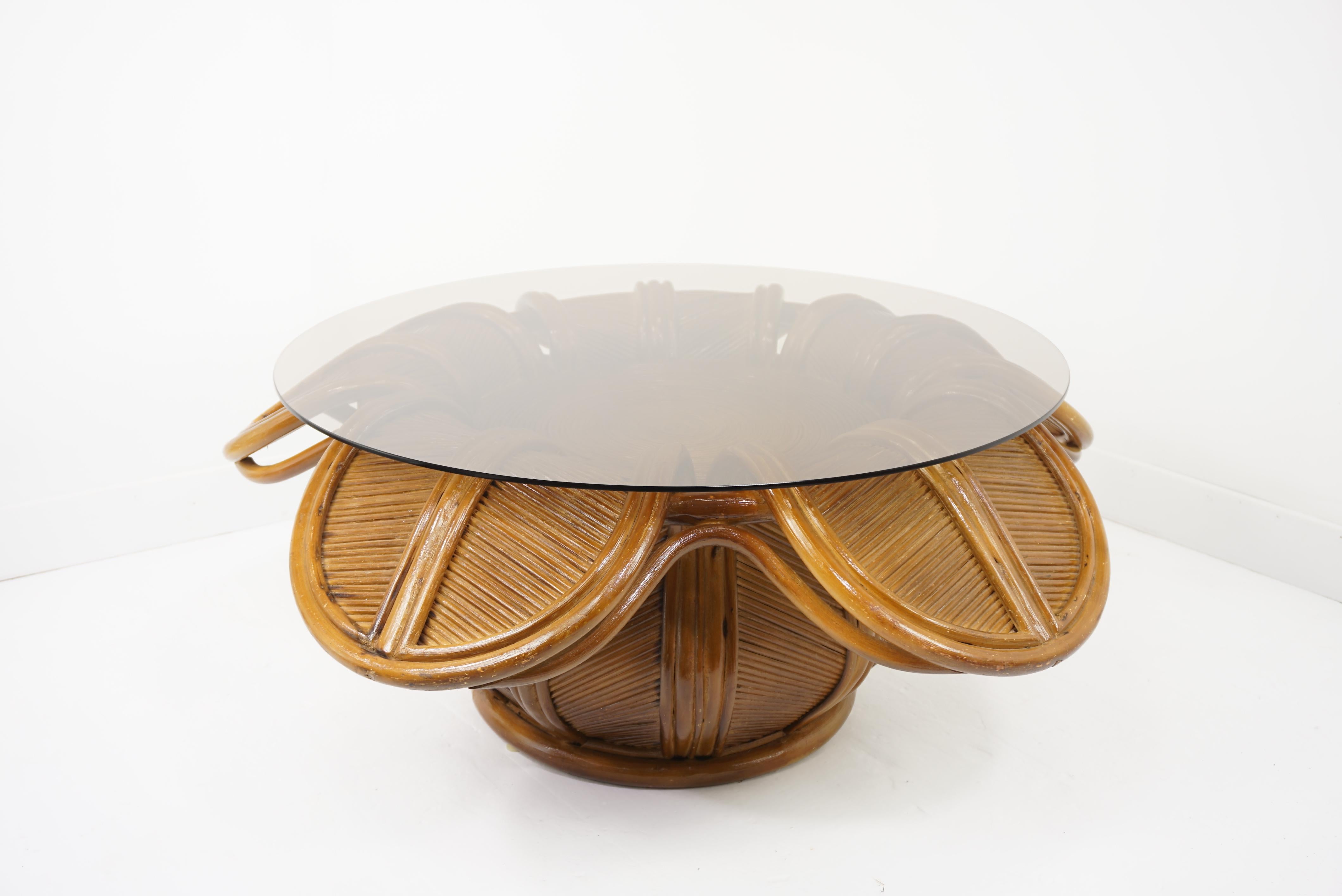Italian Design Pencil Reed or Rattan Marquetry Flower and Glass Coffee Table In Good Condition In Tourcoing, FR