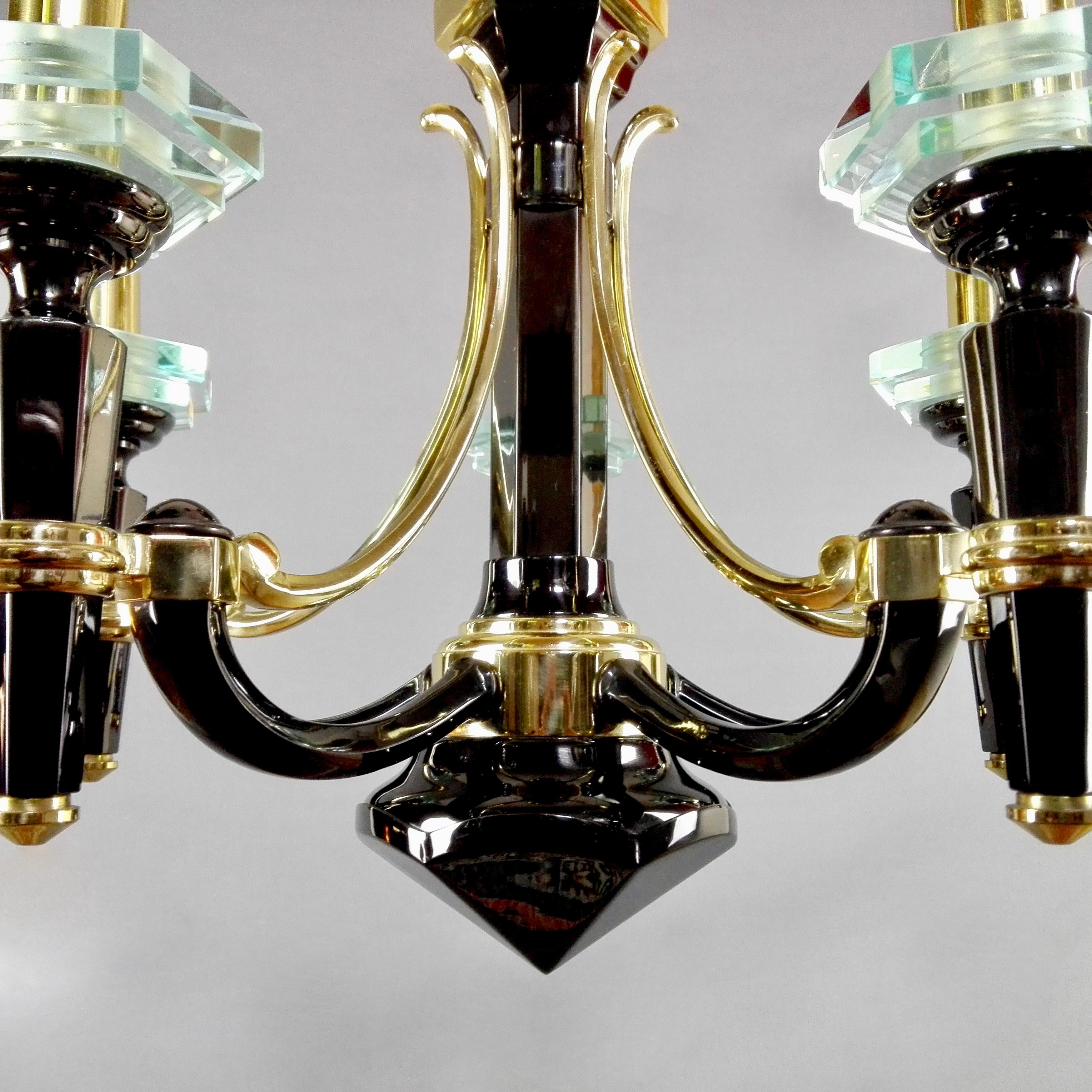 Lampart Milano attributable 70s Five-Light Chandelier, Solid Brass and Crystals. For Sale 3