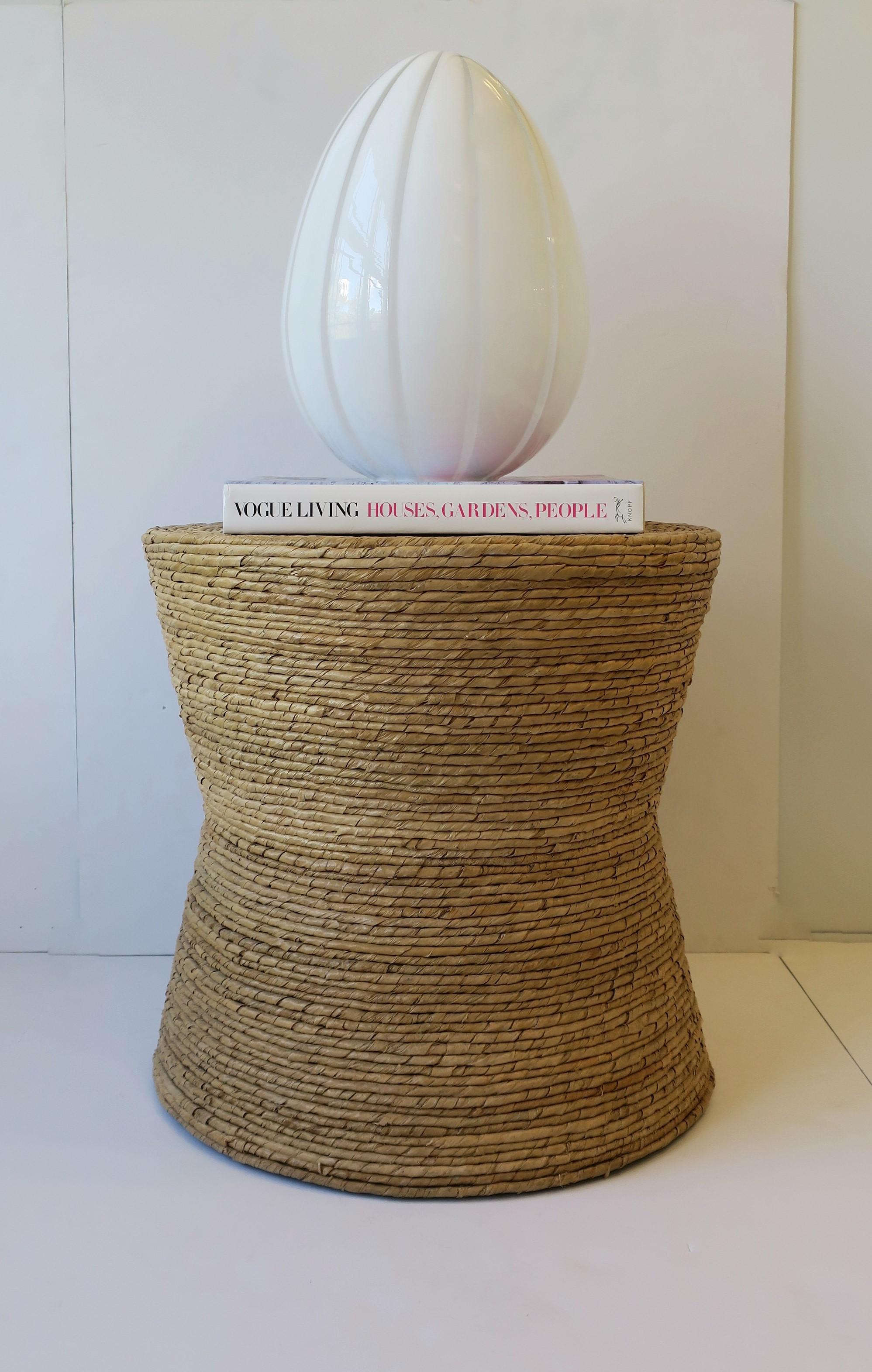 Italian White Vetri Murano Egg-Shape Art Glass Table Lamp For Sale 2