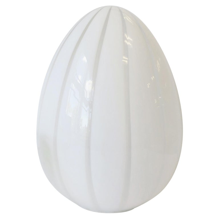 Italian 1970s Modern Murano White Egg Art Glass Table Lamp by Vetri For Sale