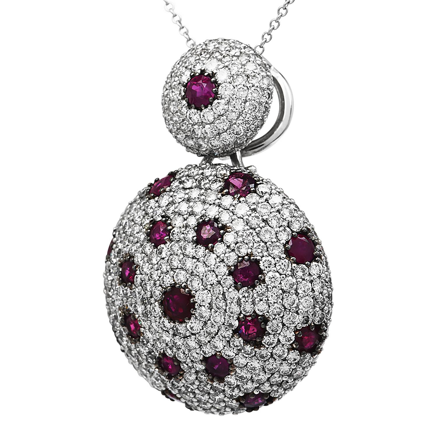 Italienischer italienischer 7,25 Karat Diamant-Rubin-Cluster-Anhänger aus 14K Weißgold  Halskette (Moderne)