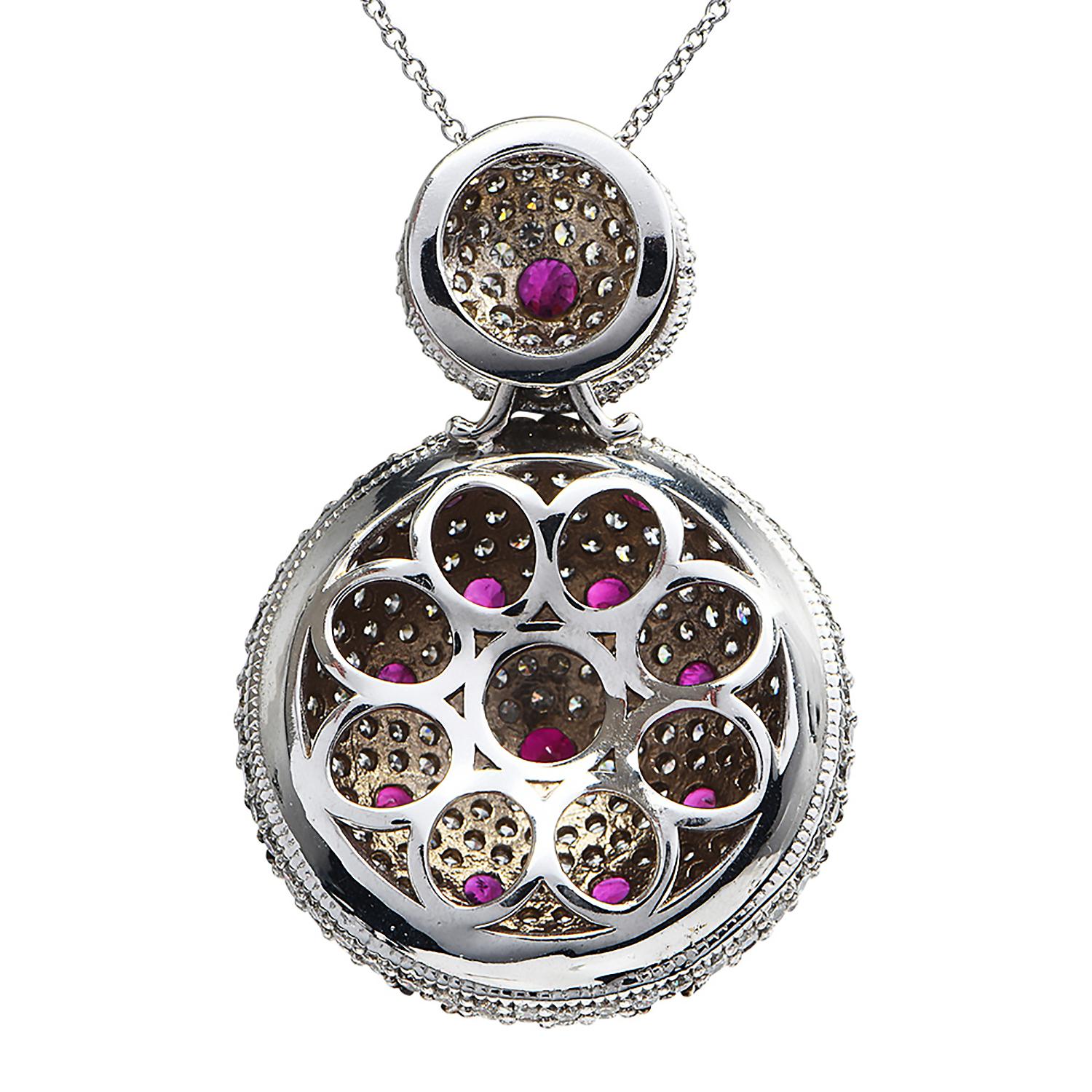 Italienischer italienischer 7,25 Karat Diamant-Rubin-Cluster-Anhänger aus 14K Weißgold  Halskette (Rundschliff)