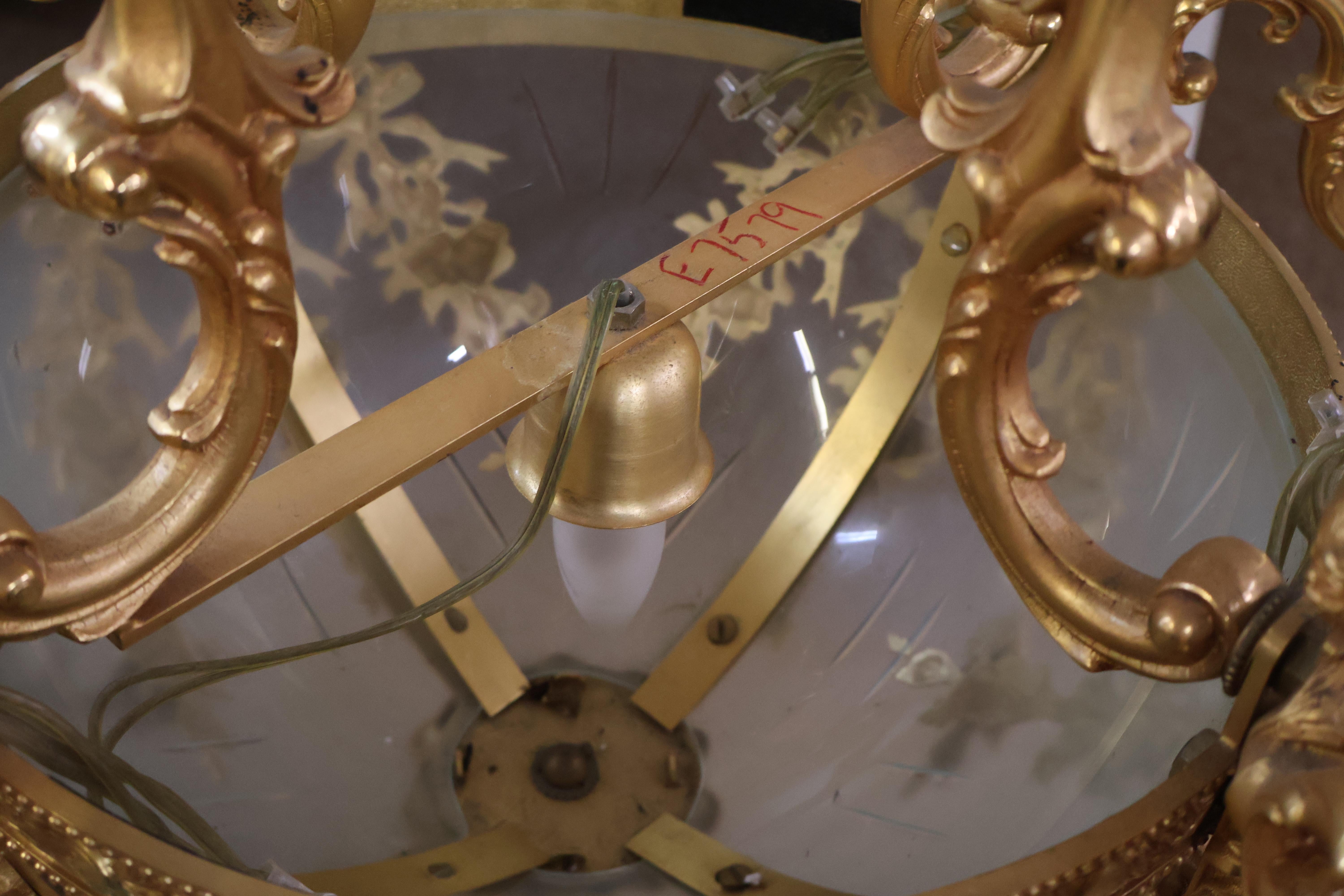 Lampadario figurativo italiano a 8 luci in bronzo dorato di FBAI in vendita 8