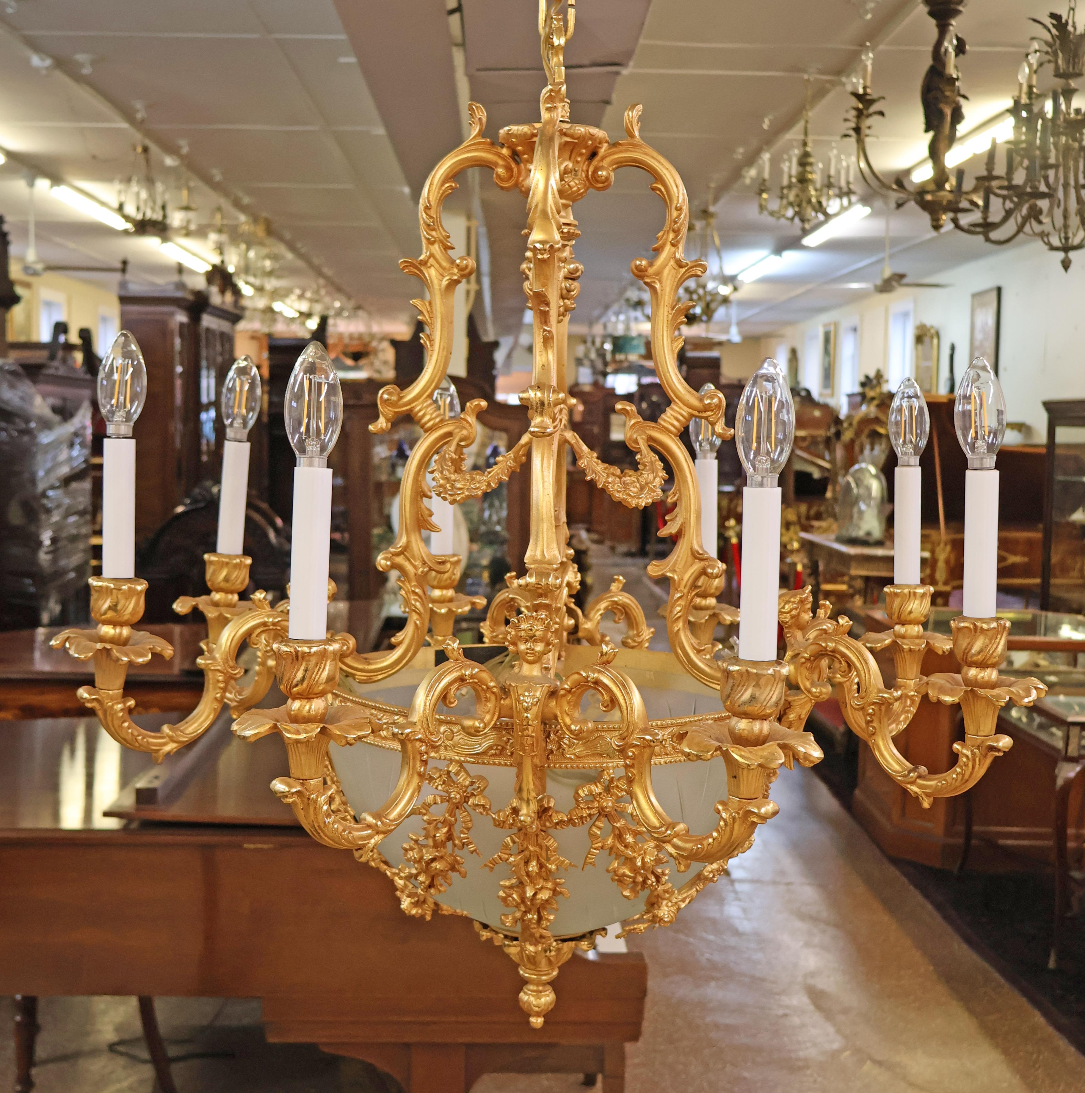 Lampadario figurativo italiano a 8 luci in bronzo dorato di FBAI in vendita 1