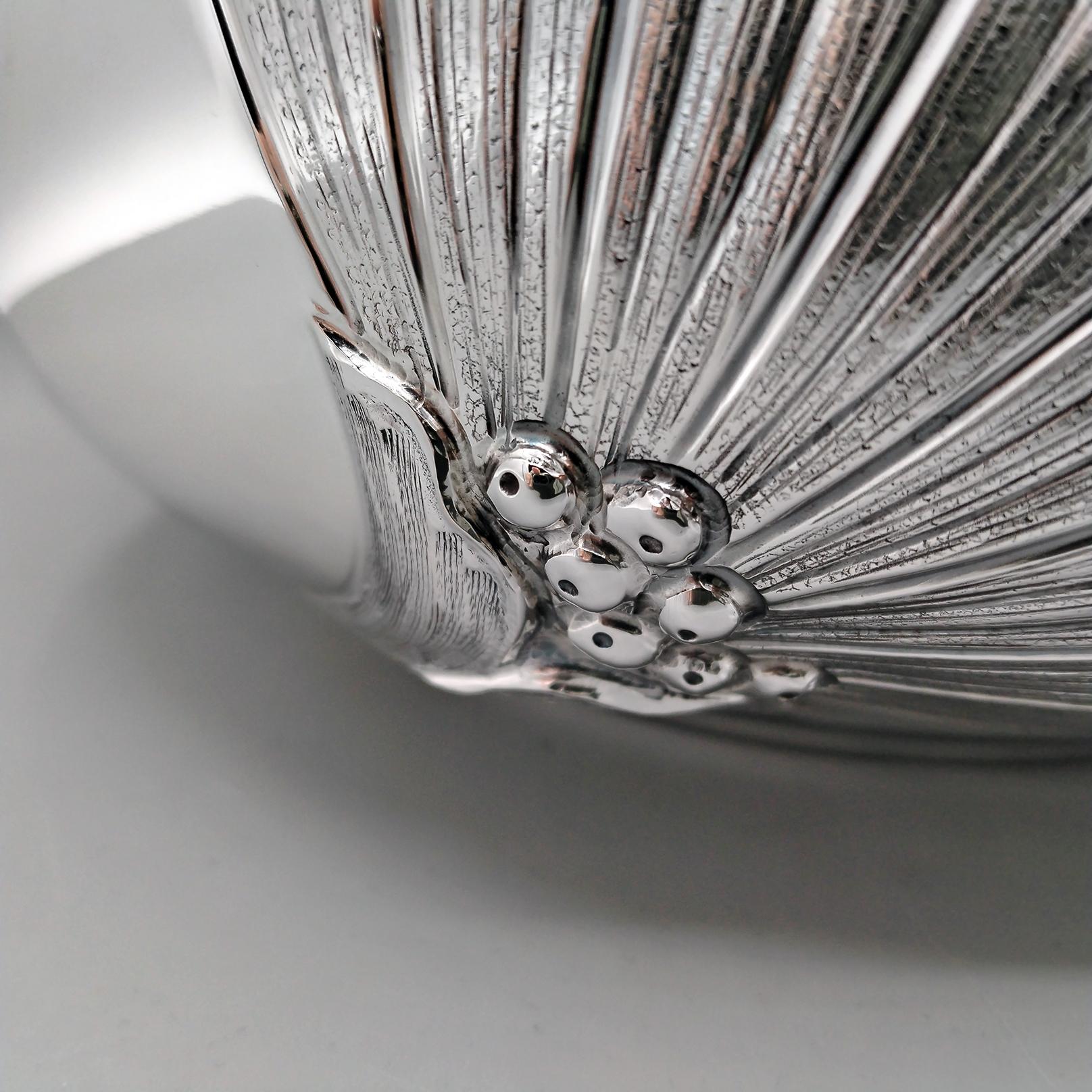 Silver Italian 800 silver bowl embossed and chiseled with strelitzia flowers For Sale