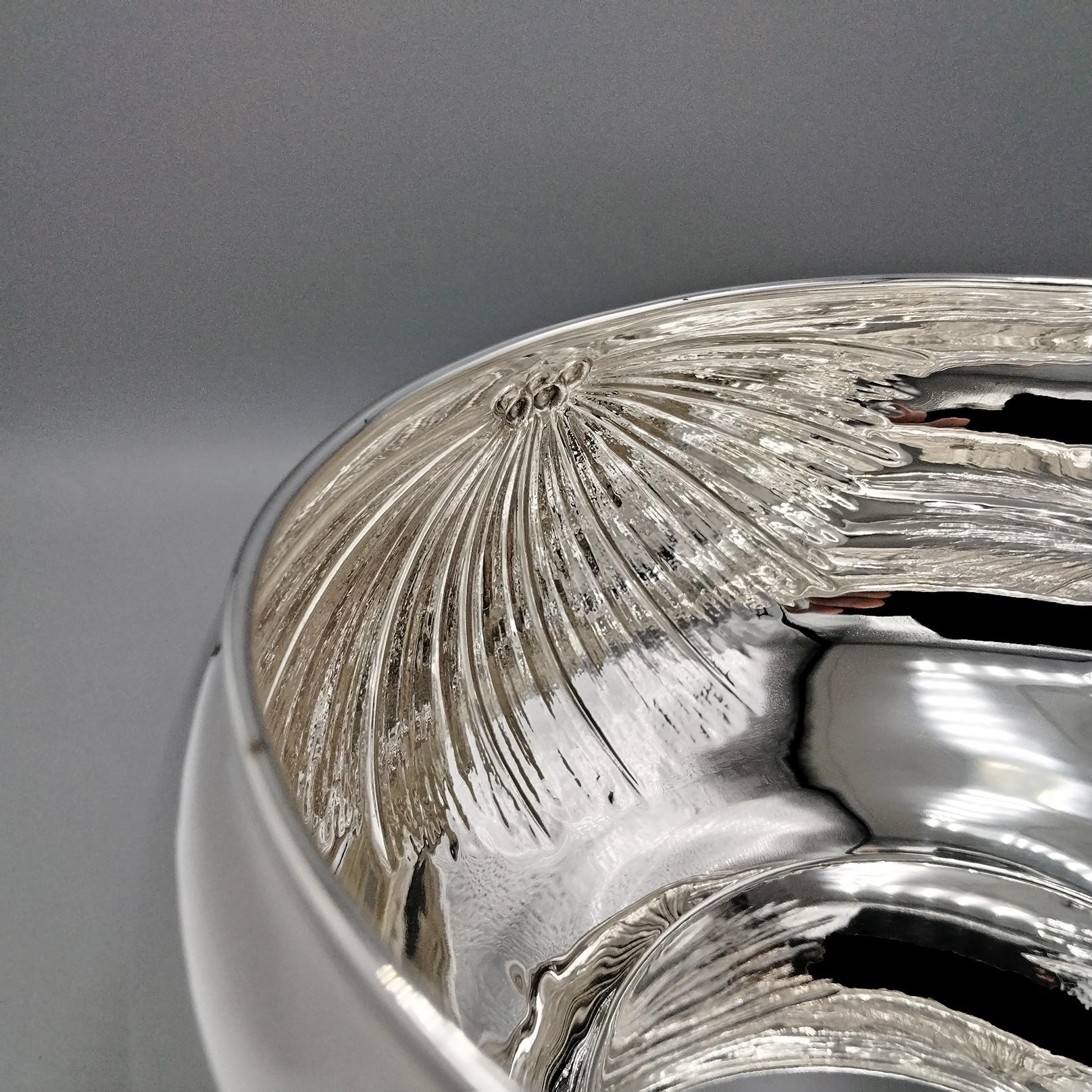 Italian 800 silver bowl embossed and chiseled with strelitzia flowers For Sale 2