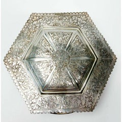 Italian 800 Silver Hexagonal Large Table Box Ribbed Sides Floral Decoration, 1940