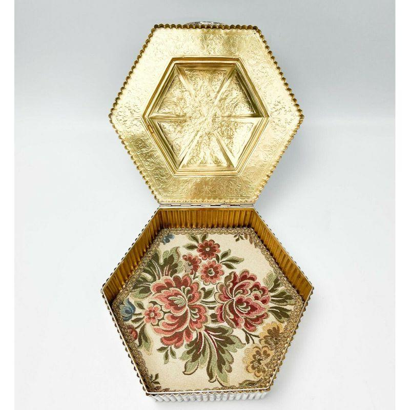 Gilt Italian 800 Silver Hexagonal Large Table Box Ribbed Sides Floral Decoration, 1940 For Sale