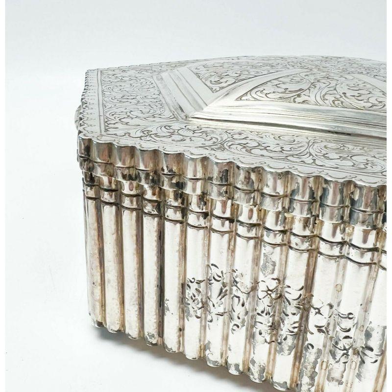 Italian 800 Silver Hexagonal Large Table Box Ribbed Sides Floral Decoration, 1940 For Sale 2