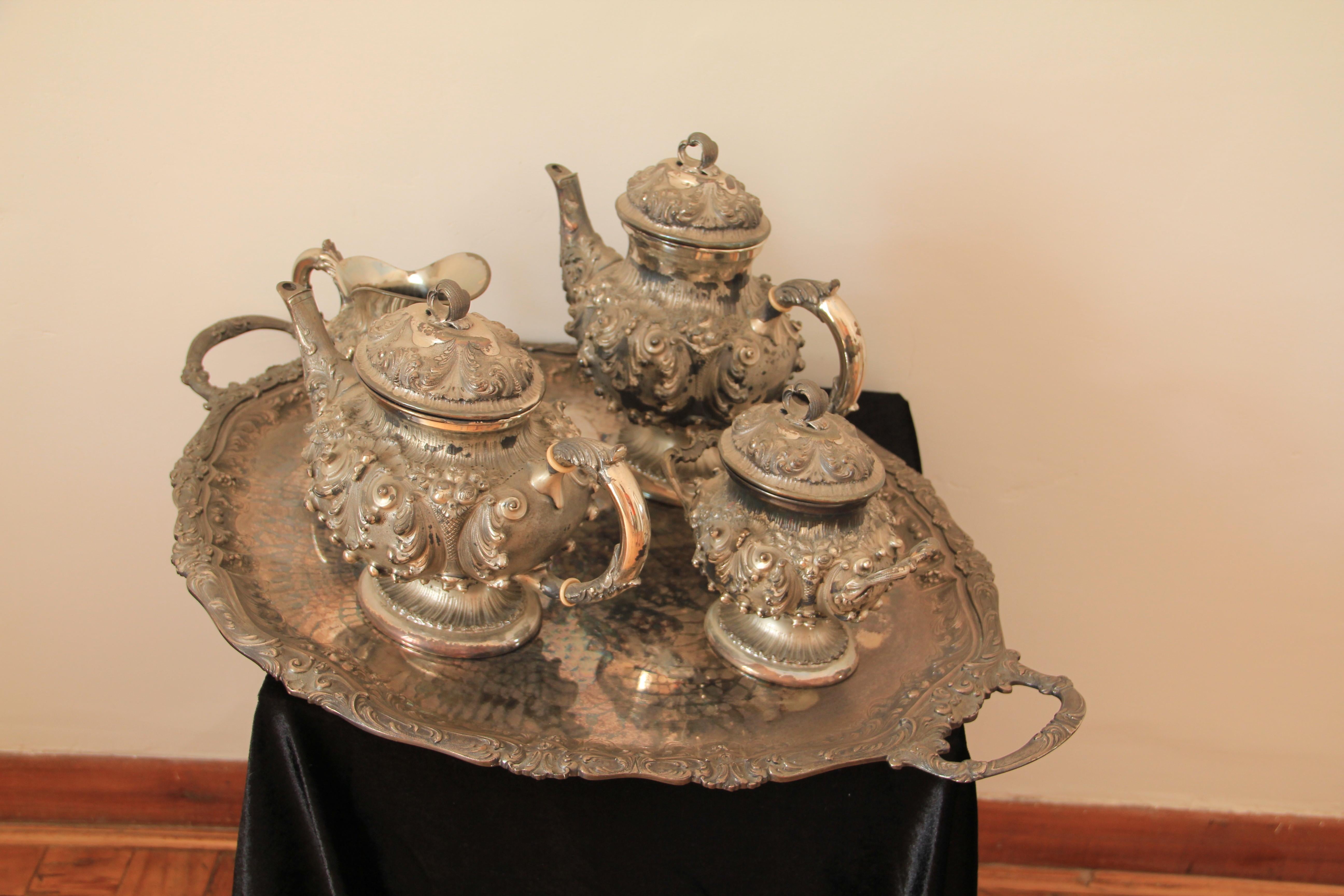 Embossed Italian 800 Silver Tea and Coffee Service by Alessandro Ceni For Sale
