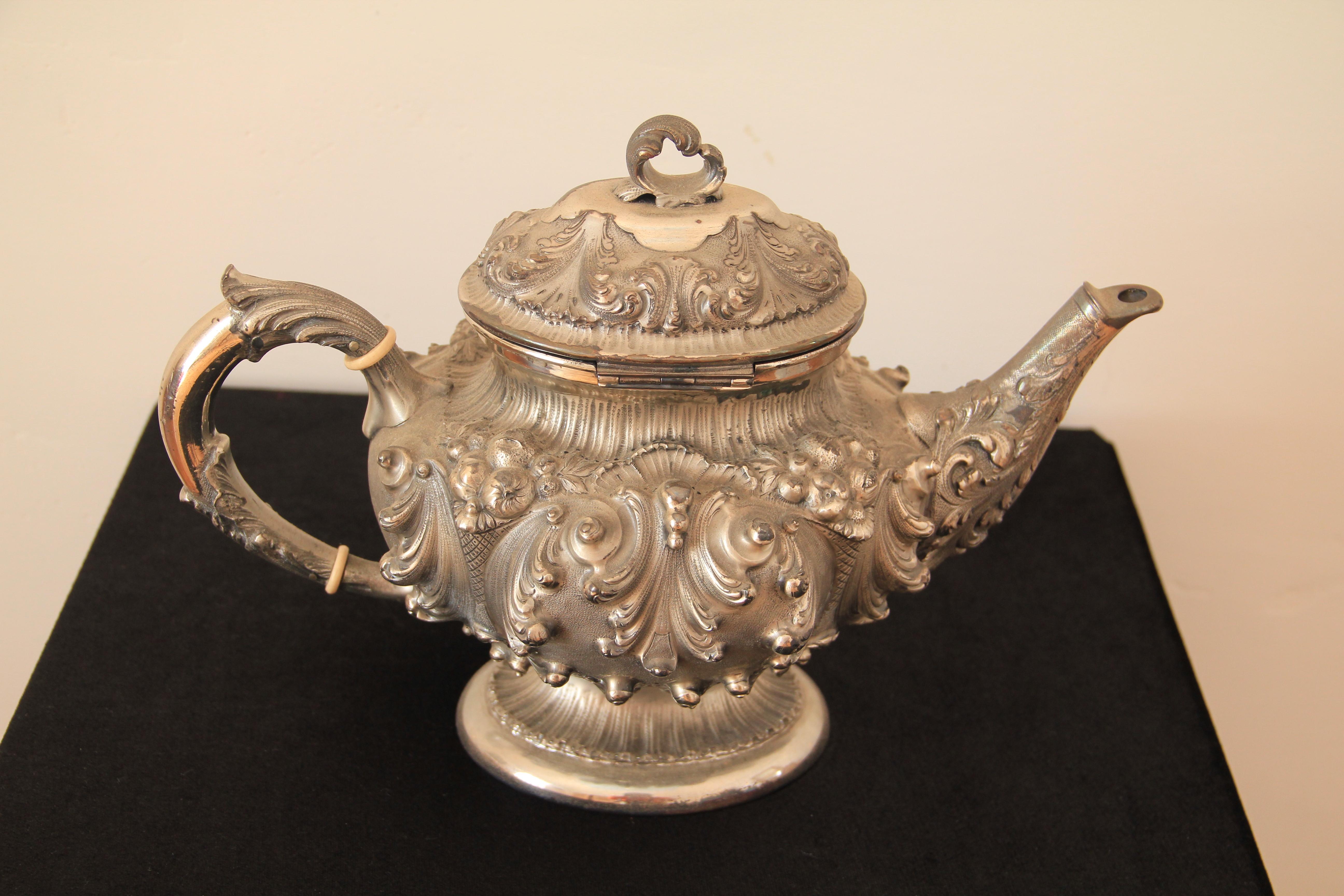 Italian 800 Silver Tea and Coffee Service by Alessandro Ceni For Sale 1