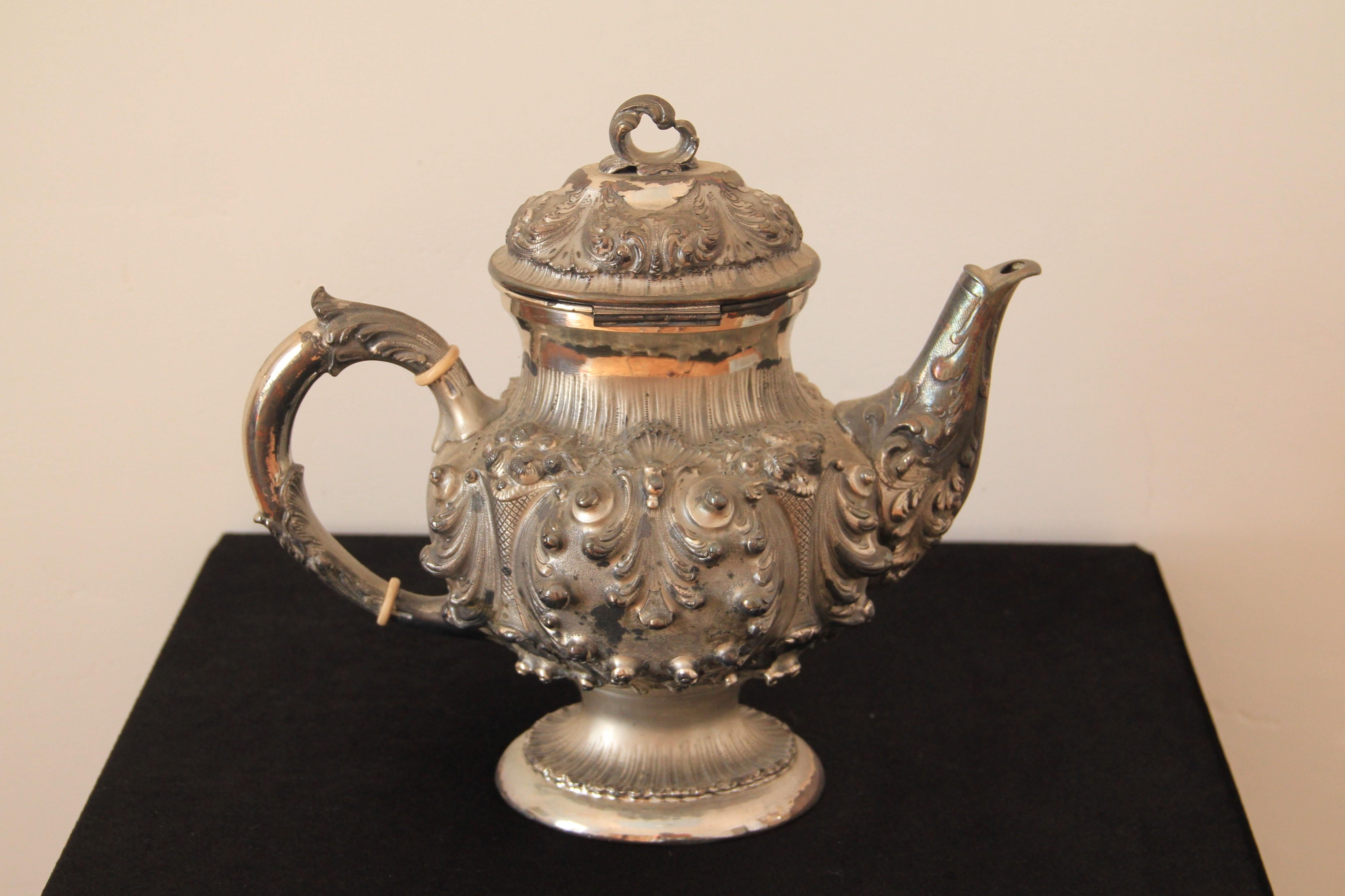 Italian 800 Silver Tea and Coffee Service by Alessandro Ceni For Sale 3