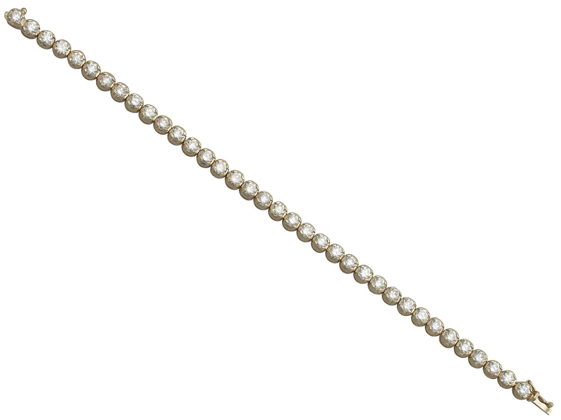 Contemporary Italian 8.50 Carat Diamond Yellow Gold Tennis Bracelet