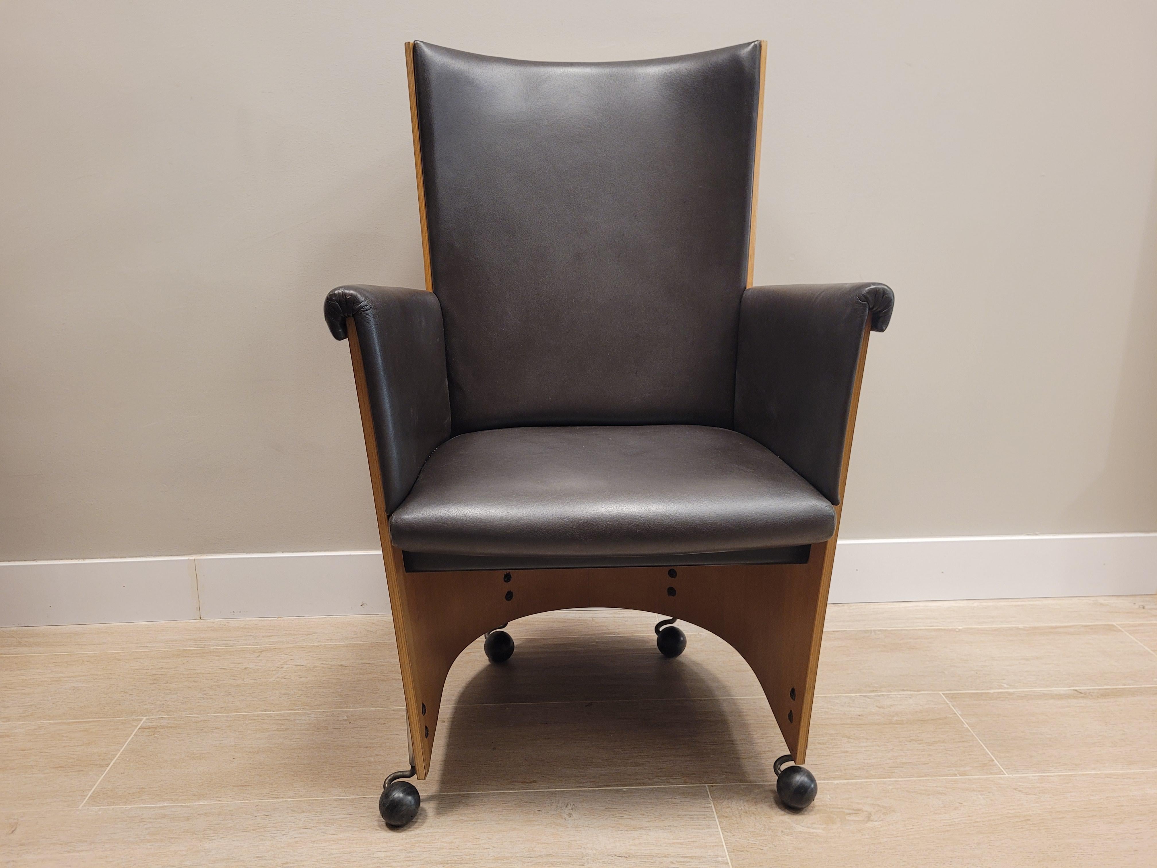 Cuir Paire italienne des années 90  Fauteuils Incontro 5080 Massimo & Lella Vignelli pour Bernini en vente