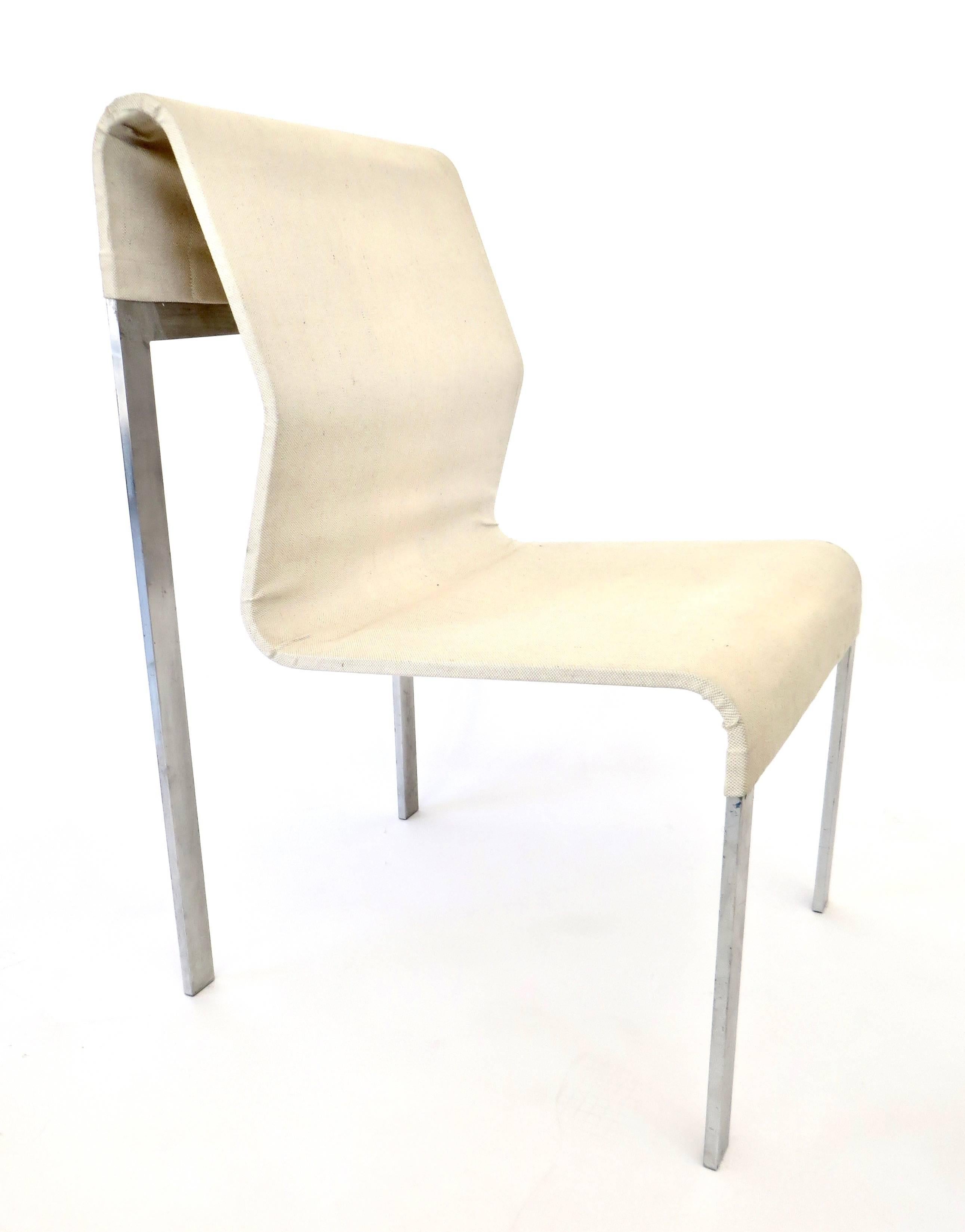 Mid-Century Modern Chaise d'appoint abstraite italienne sculpturale en acier et corset en tissu en vente