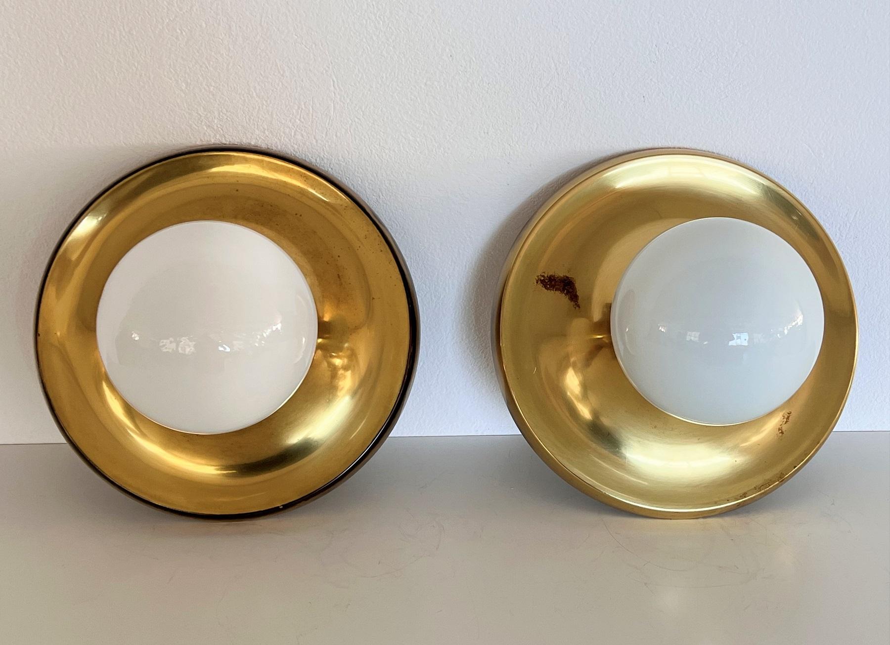 Italian Achille Castiglioni 'Light Ball' Wall or Ceiling Lamp for Flos, 1960s In Good Condition For Sale In Morazzone, Varese