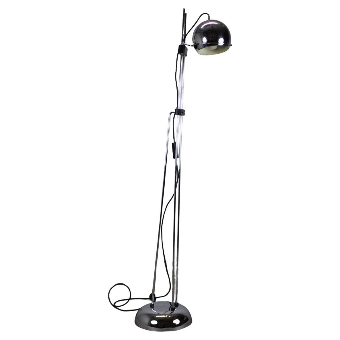 Italian Adjustable Chrome Space Age Floor Lamp, 1960s en vente