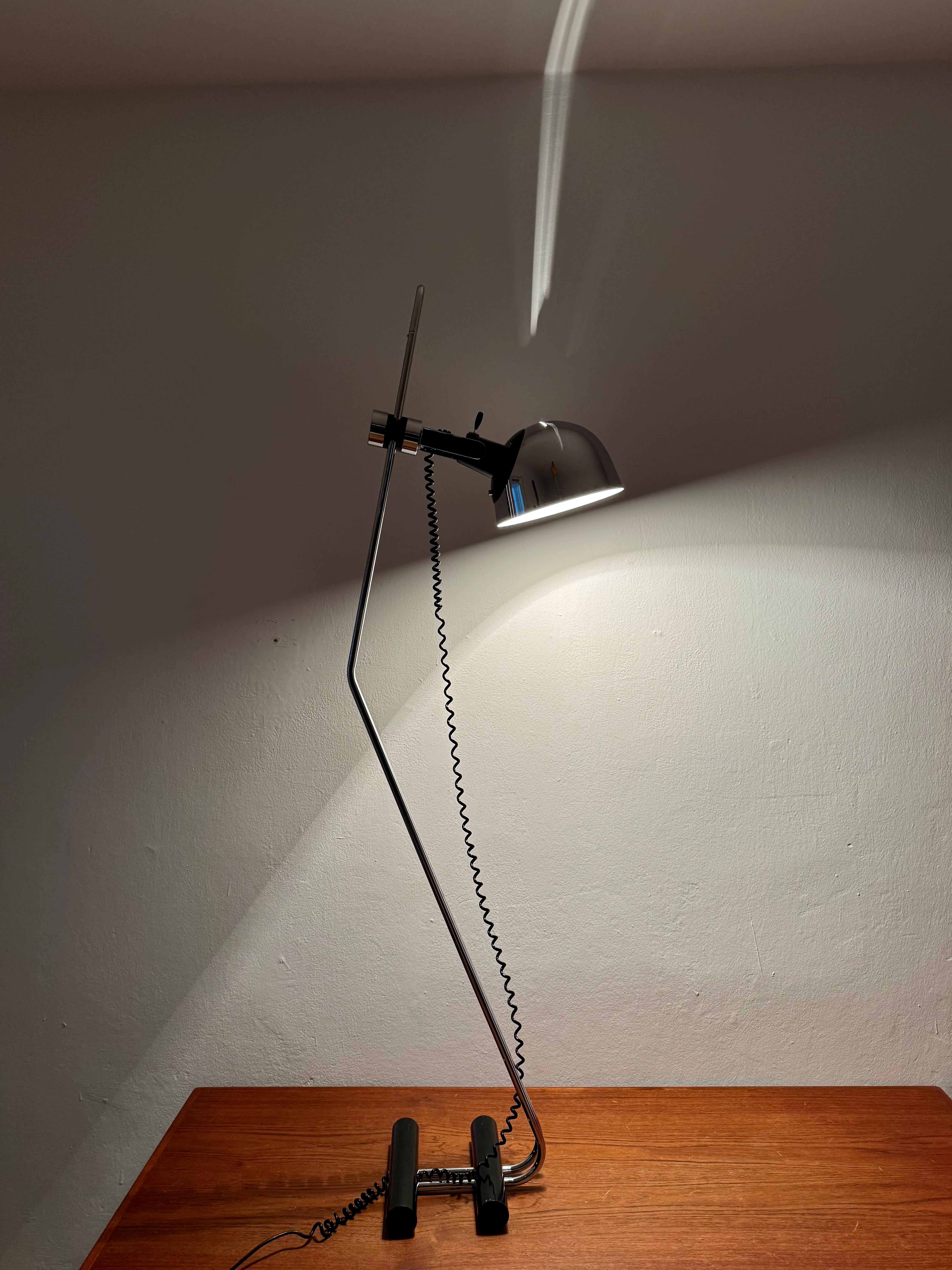 Italienische verstellbare verchromte Stehlampe im Angebot 6