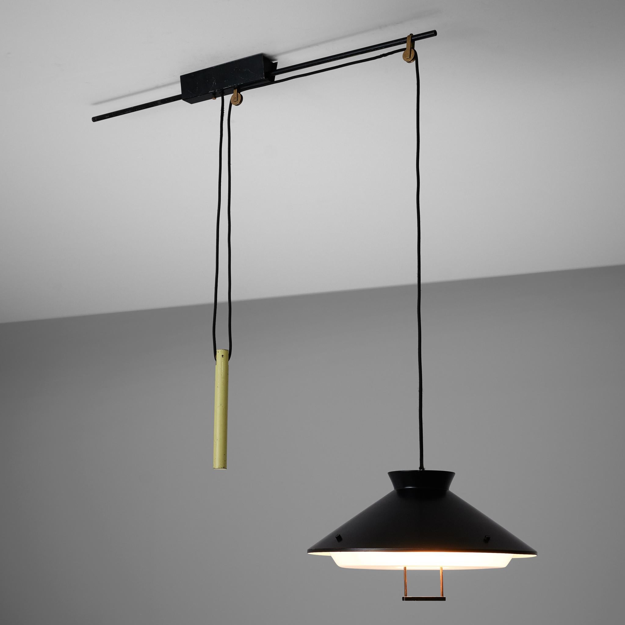 Mid-20th Century Italian Adjustable Counterweight Pendant Lamp  For Sale