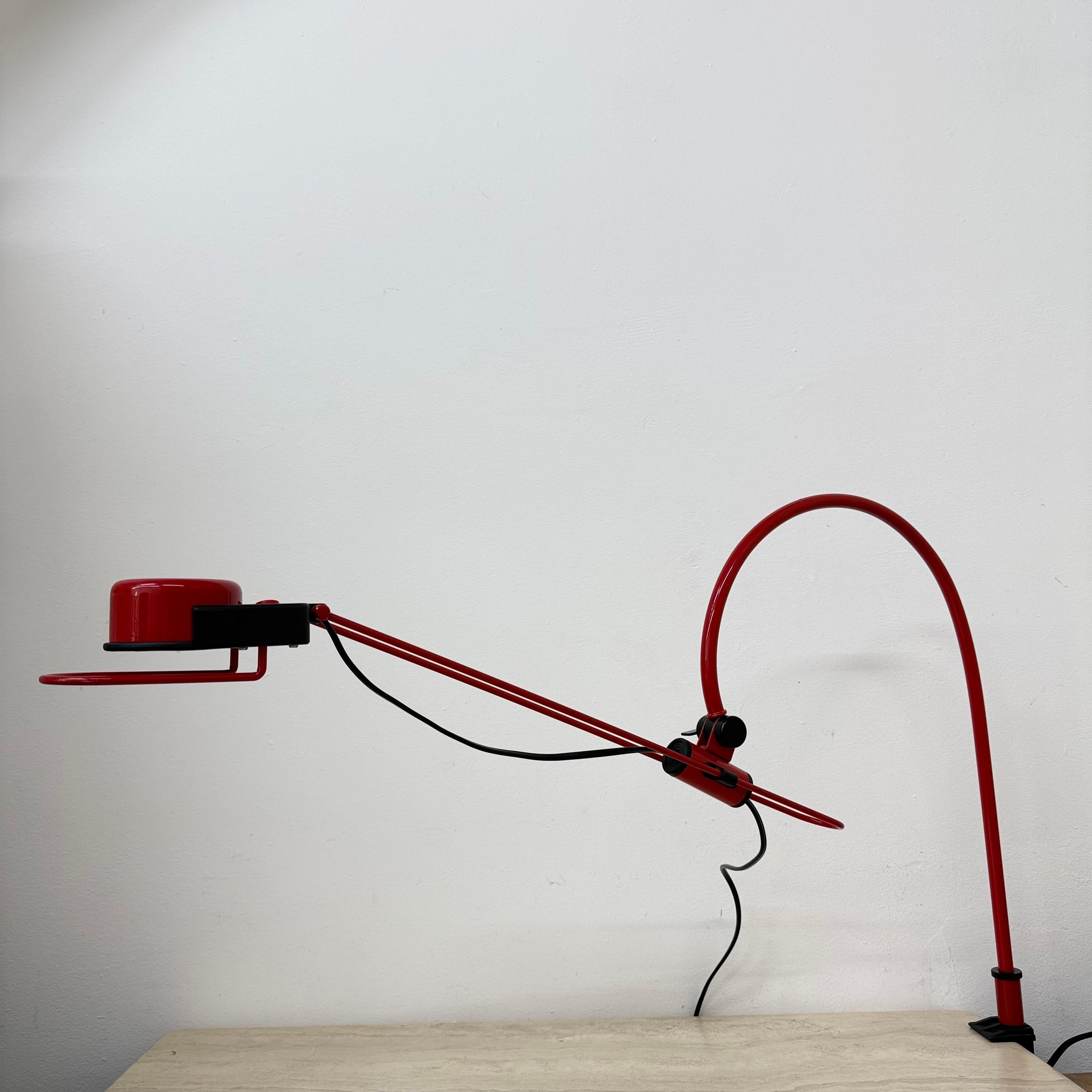 Lampada da tavolo regolabile italiana di Vico Magistretti, anni '80 in vendita 5