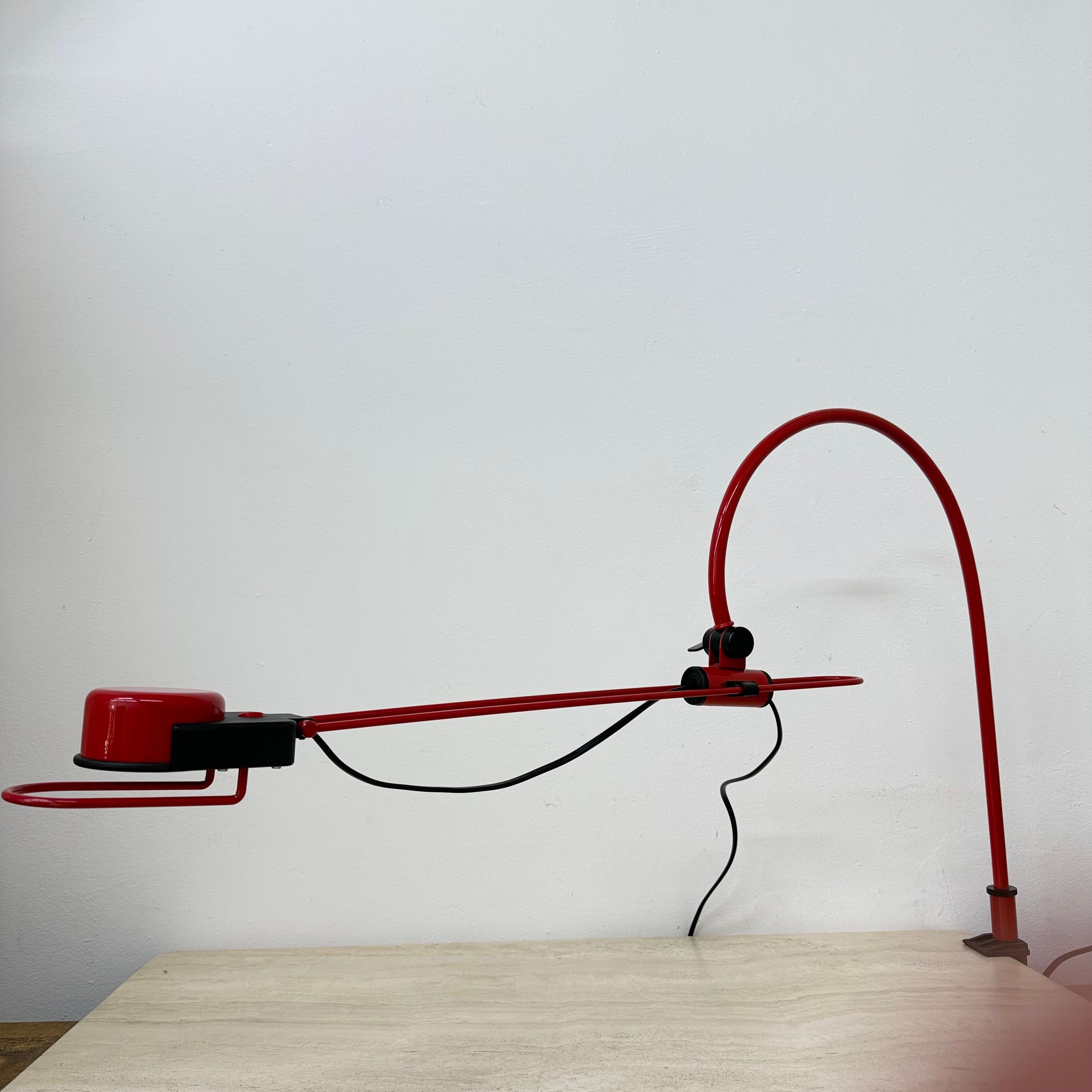 Lampada da tavolo regolabile italiana di Vico Magistretti, anni '80 in vendita 11
