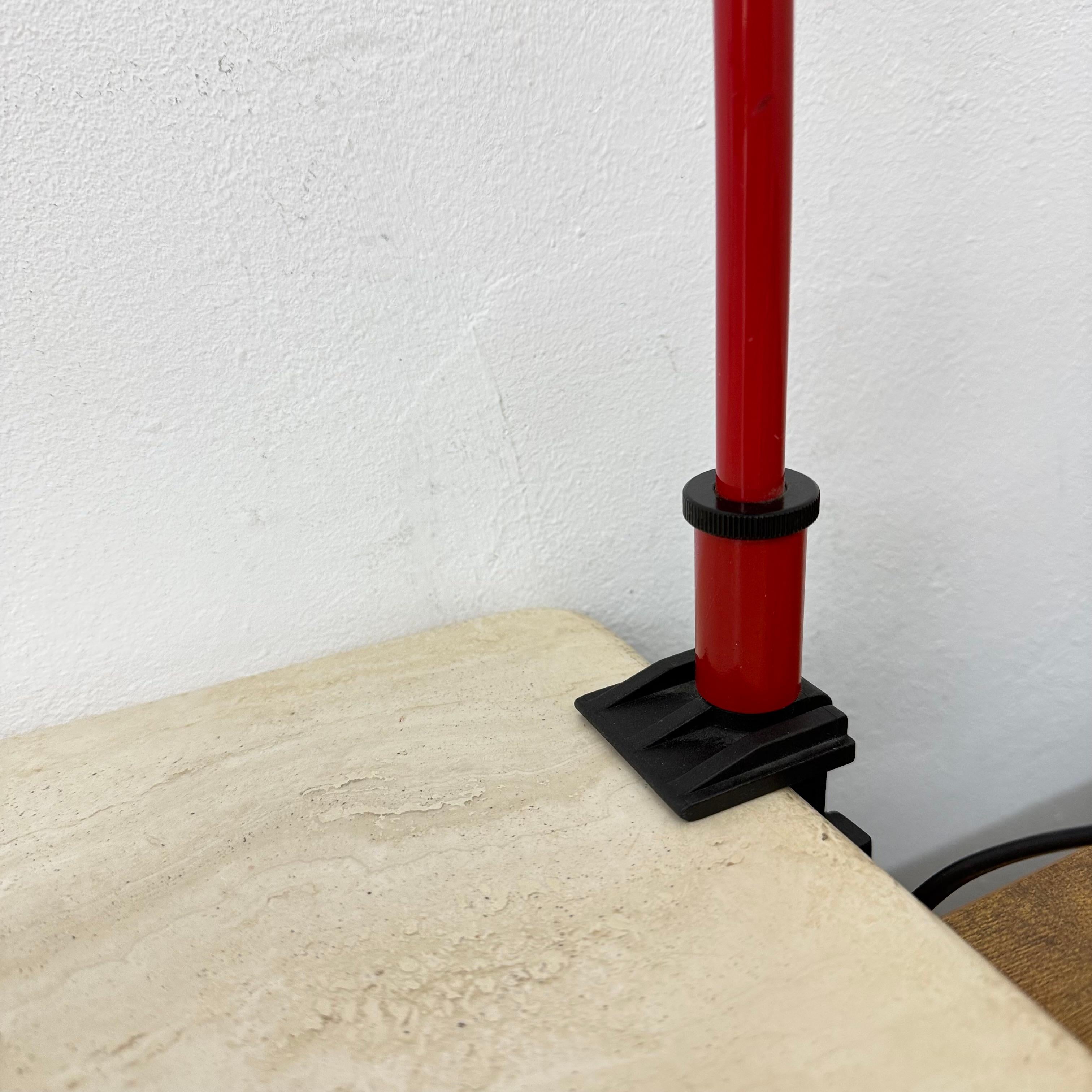 Lampada da tavolo regolabile italiana di Vico Magistretti, anni '80 in vendita 2