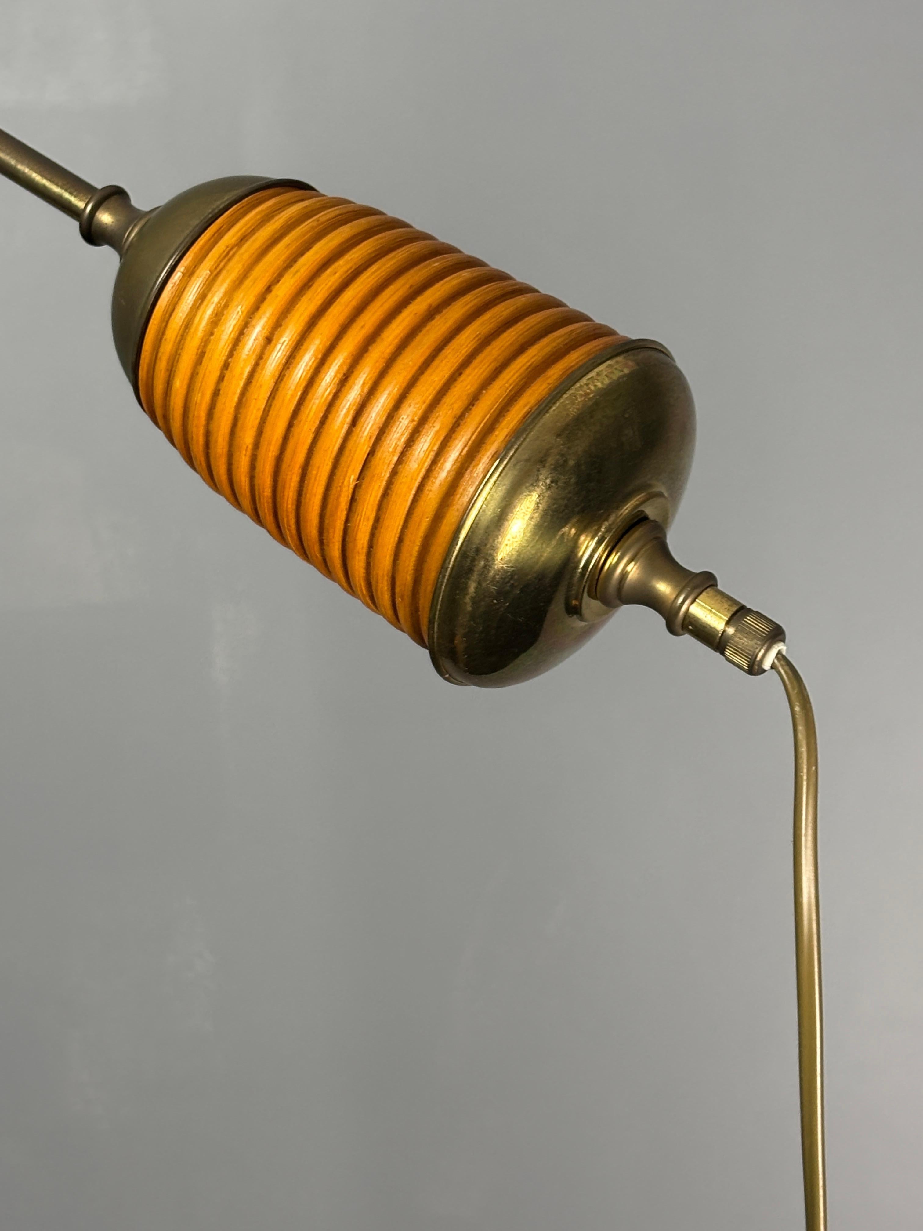 Italian Adjustable Floor Lamp in Pencil Reed, Bamboo, Rattan and Brass, 1970s For Sale 10