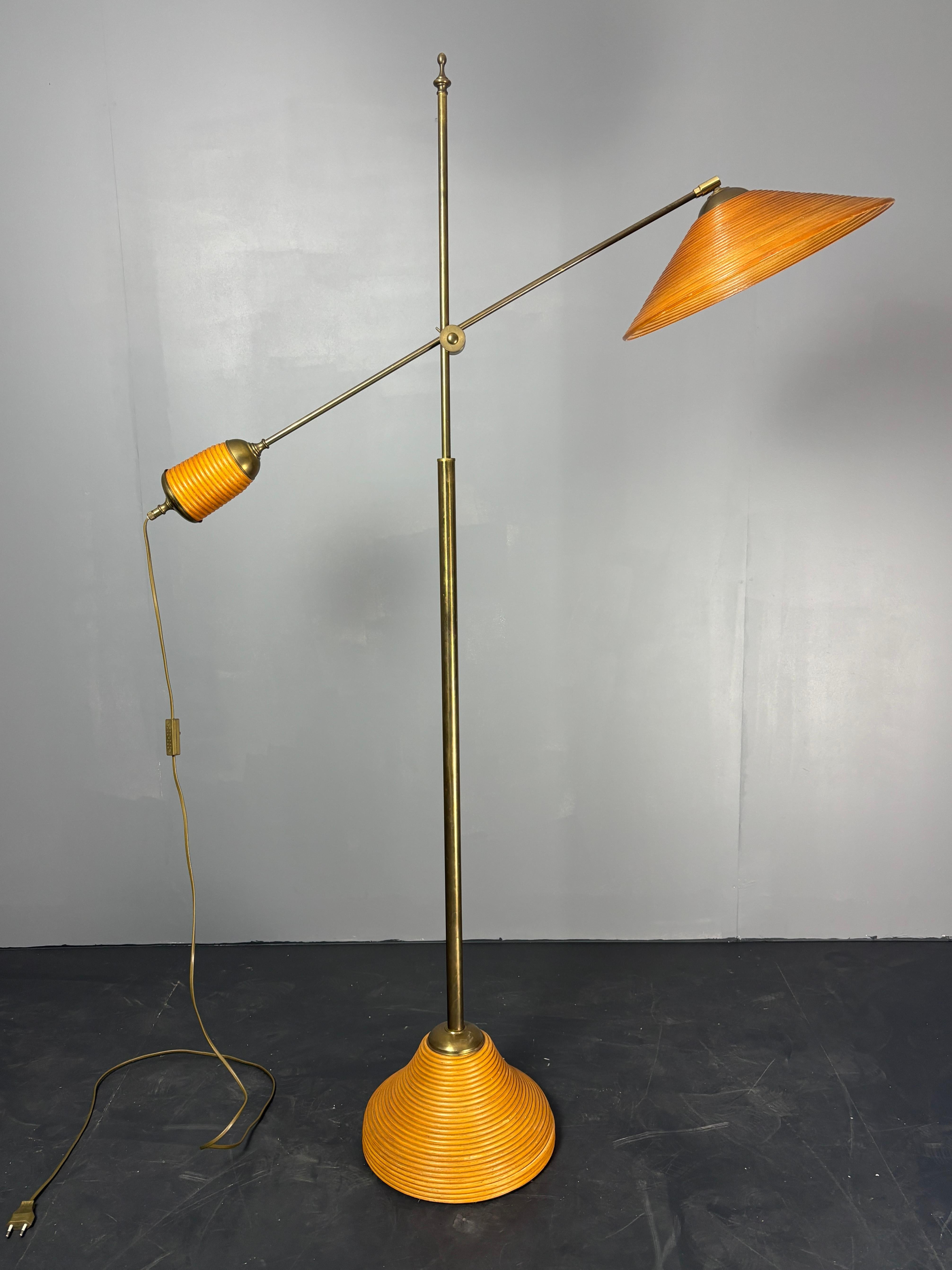 Italian Adjustable Floor Lamp in Pencil Reed, Bamboo, Rattan and Brass, 1970s For Sale 12