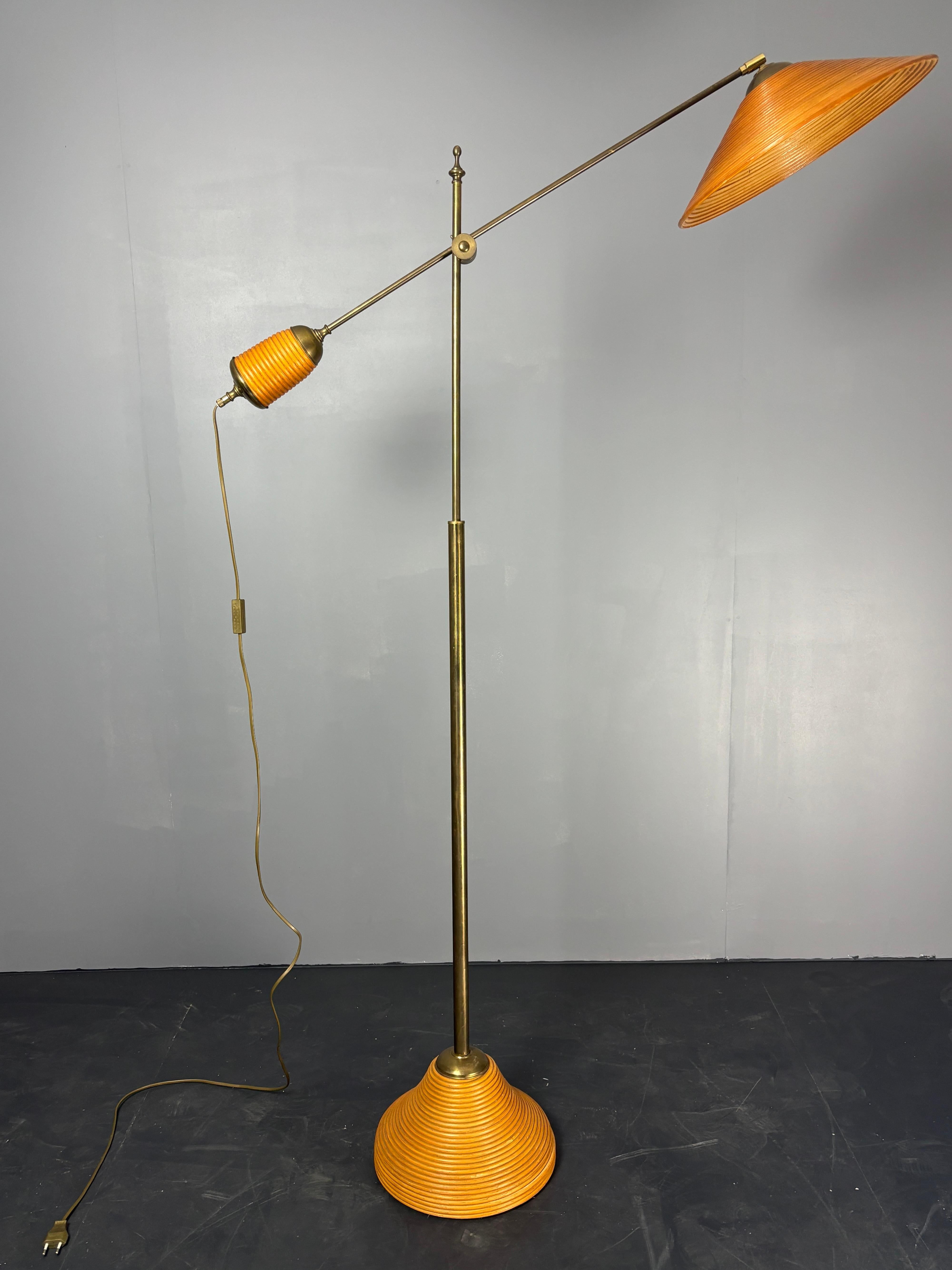 Italian Adjustable Floor Lamp in Pencil Reed, Bamboo, Rattan and Brass, 1970s For Sale 13