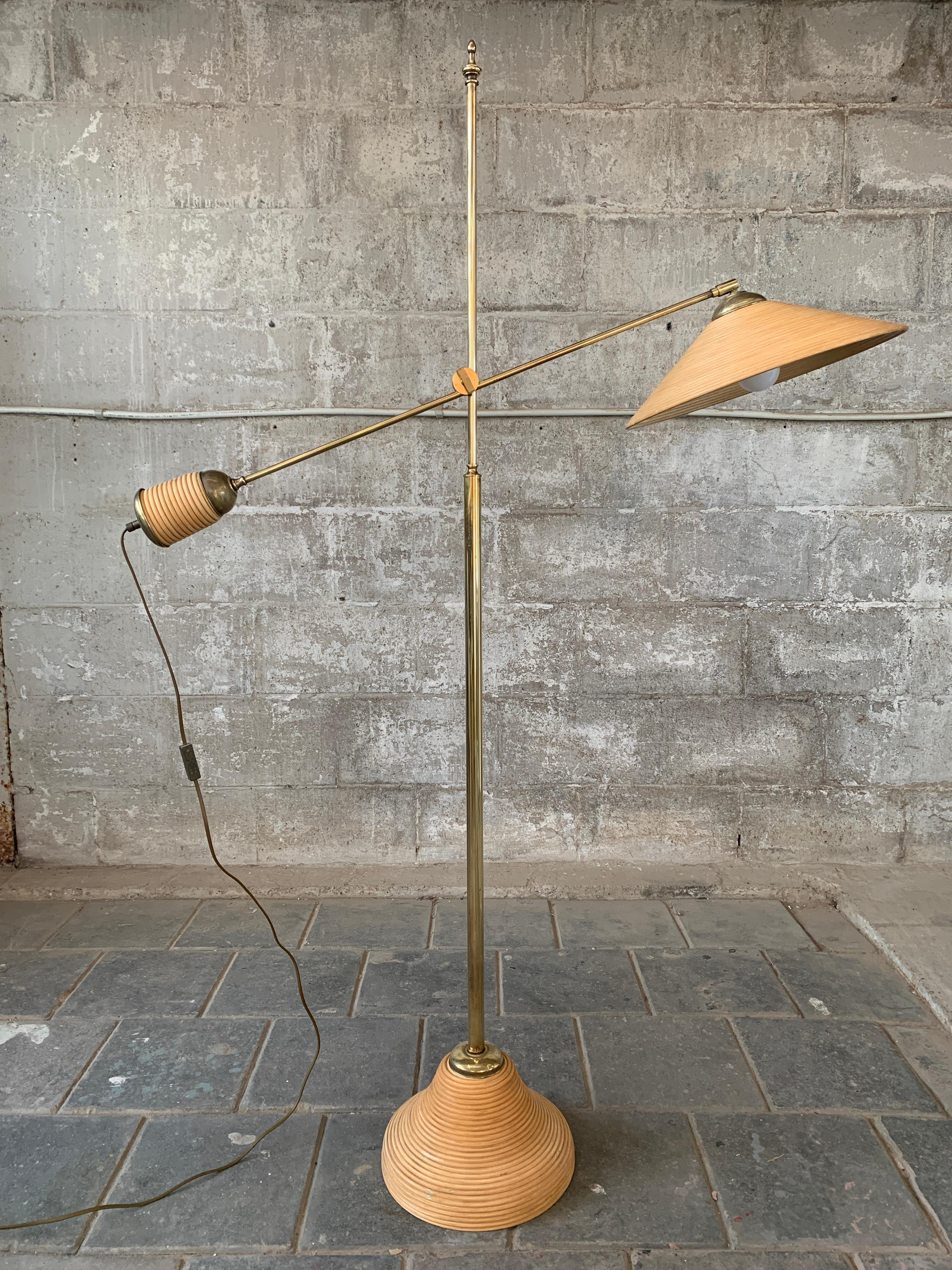 Italian Adjustable Floor Lamp in Pencil Reed, Bamboo, Rattan and Brass, 1970s In Good Condition In Zaandam, NL