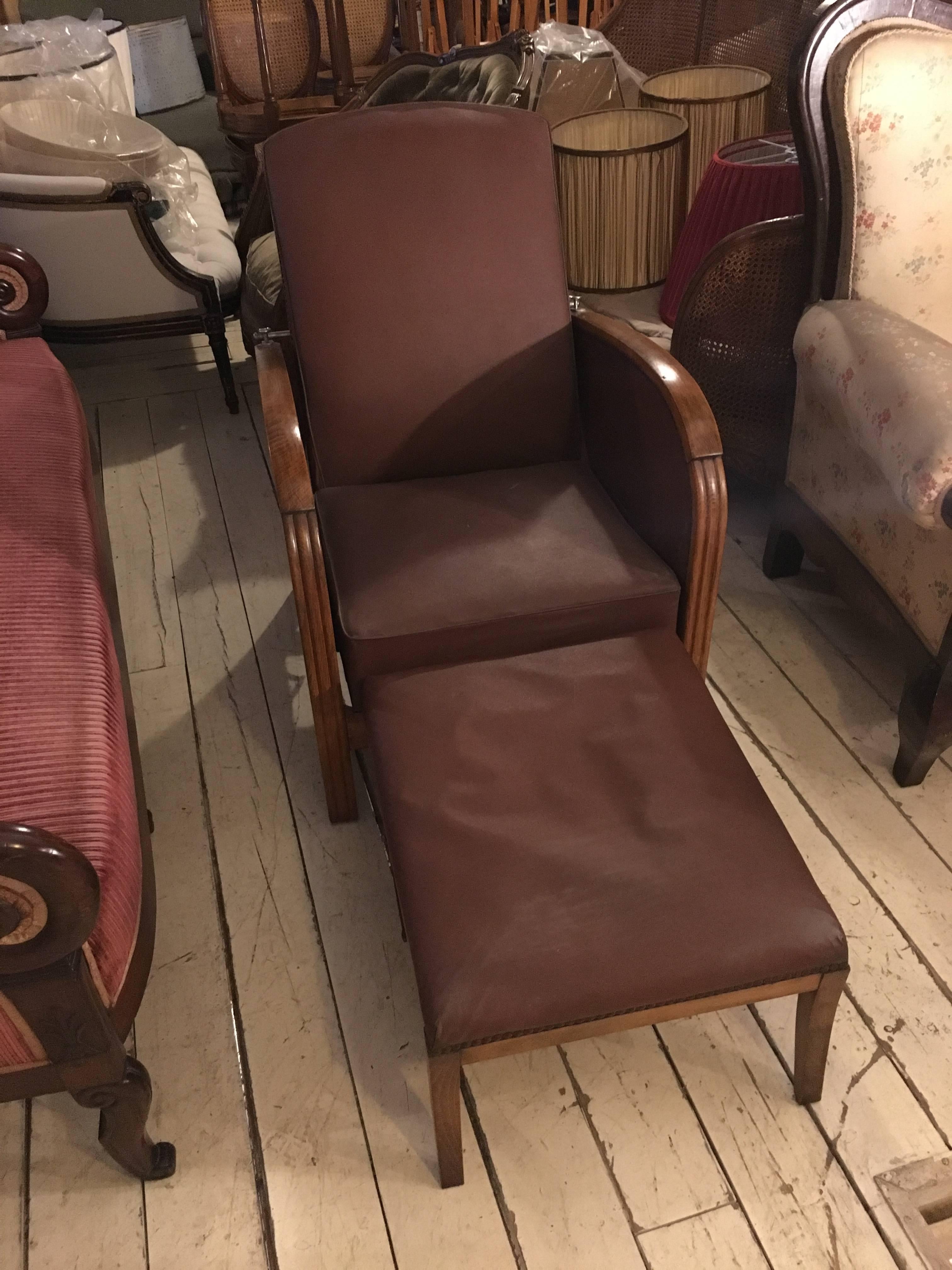 Mid-20th Century Italian Adjustable Oak Armchairs with Ottoman and Faux Leather Cover from 1940s For Sale