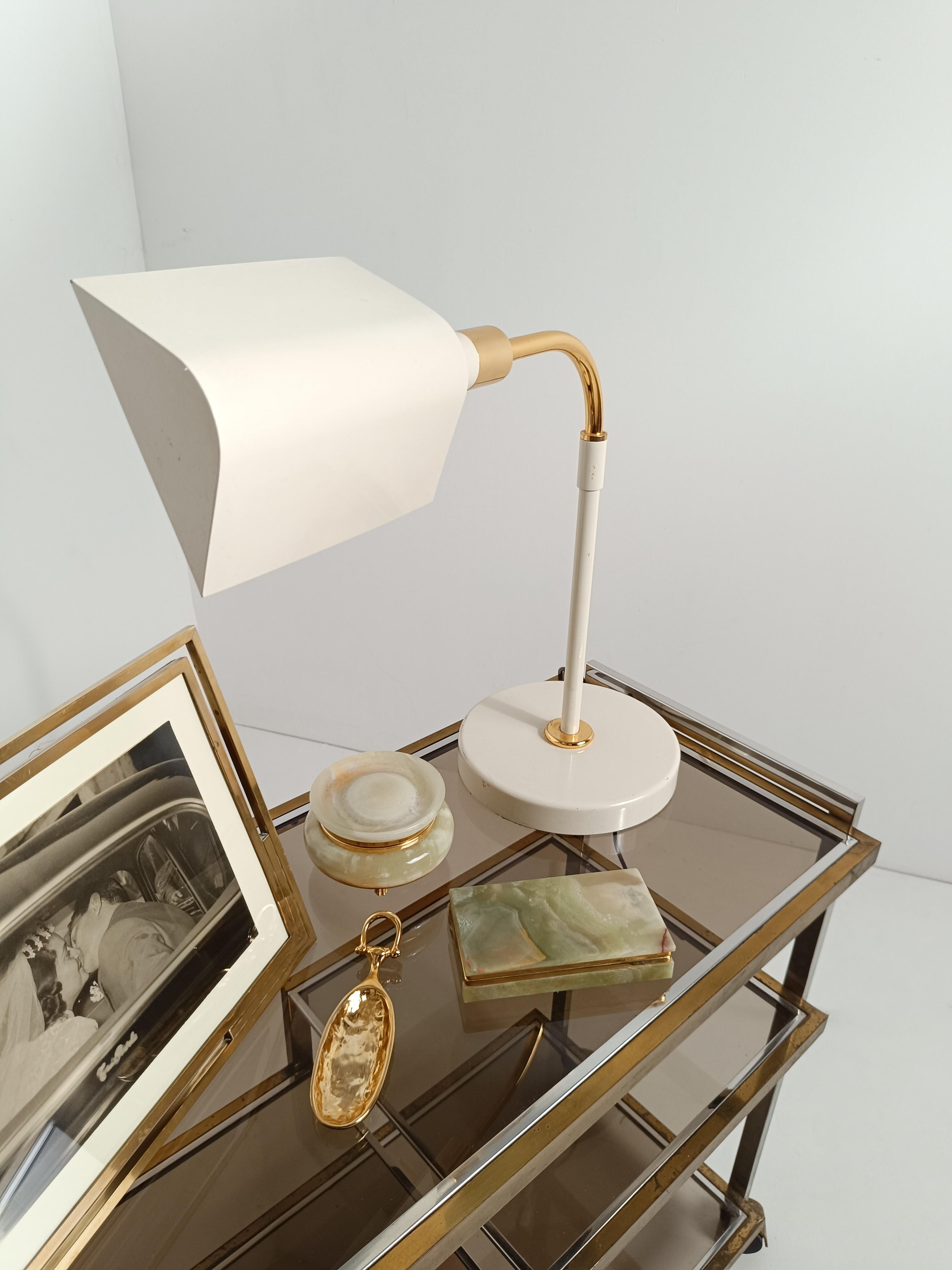 Mid-Century Modern Italian Adjustable Table Lamp in Ivory White & Gilded Metal By F. Fabbian, 70s For Sale