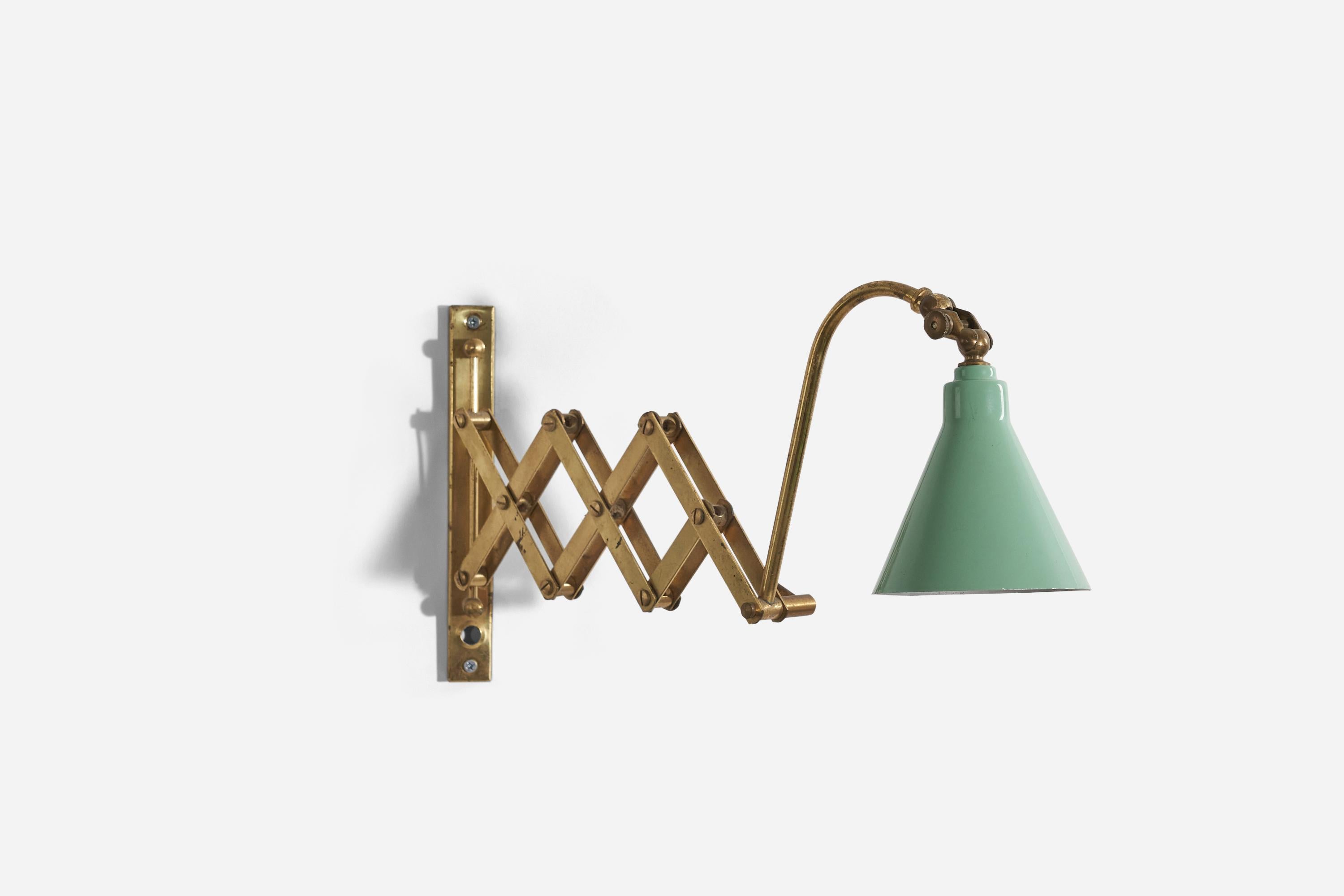 Italian, Adjustable Wall Light, Brass, Green Lacquered Metal, Italy, 1940s In Good Condition In High Point, NC