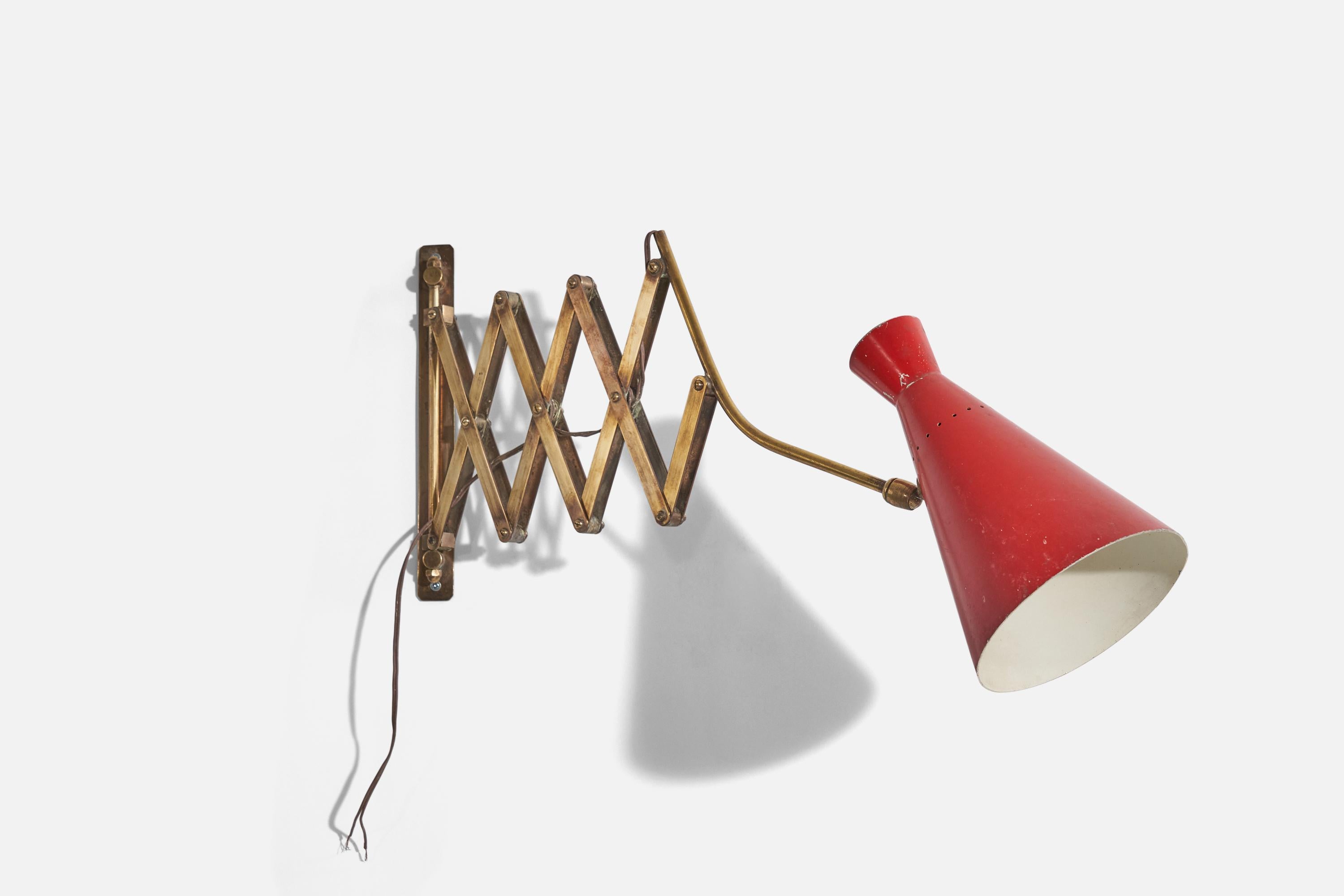 A brass and red lacquered metal, adjustable wall light designed and produced in Italy, c. 1940s. 

Variable dimensions, measured as illustrated in the first image. 

Dimensions of back plate (inches) : 9.875 x 1 x 0.125 (H x W x D).