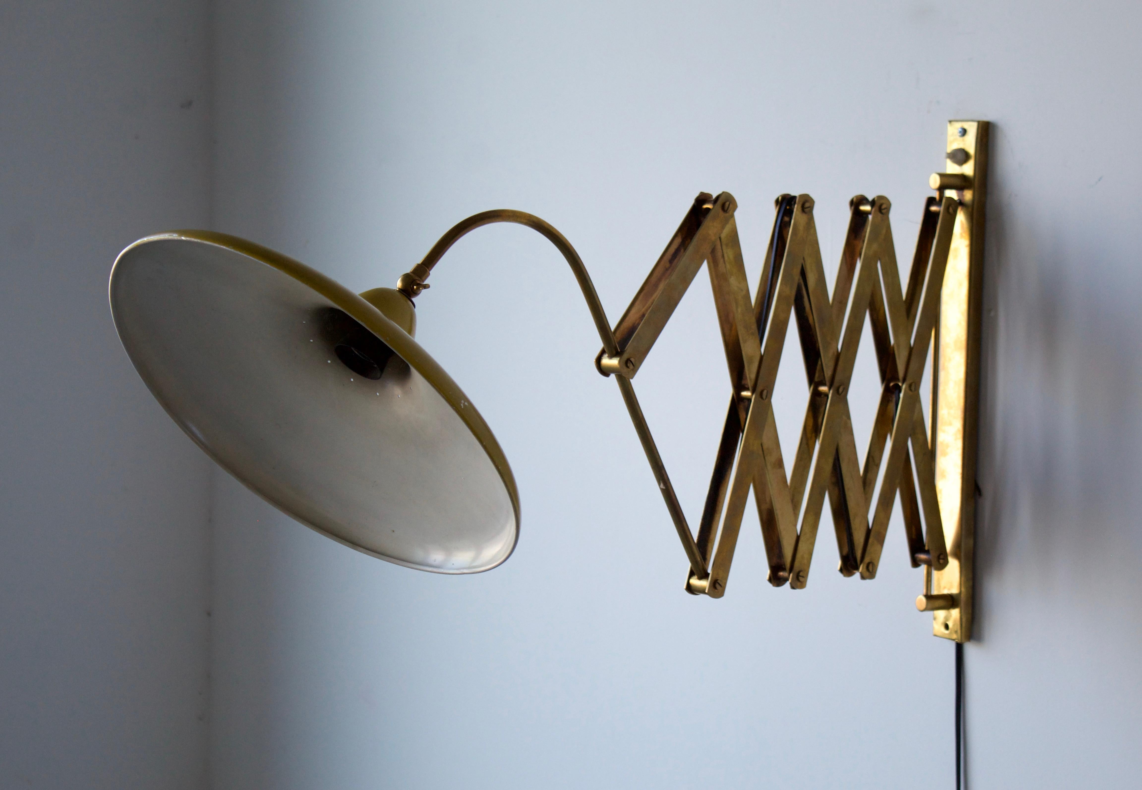 Italian, Adjustable Wall Light, Brass, Yellow Lacquered Metal, Italy, 1940s In Good Condition In High Point, NC