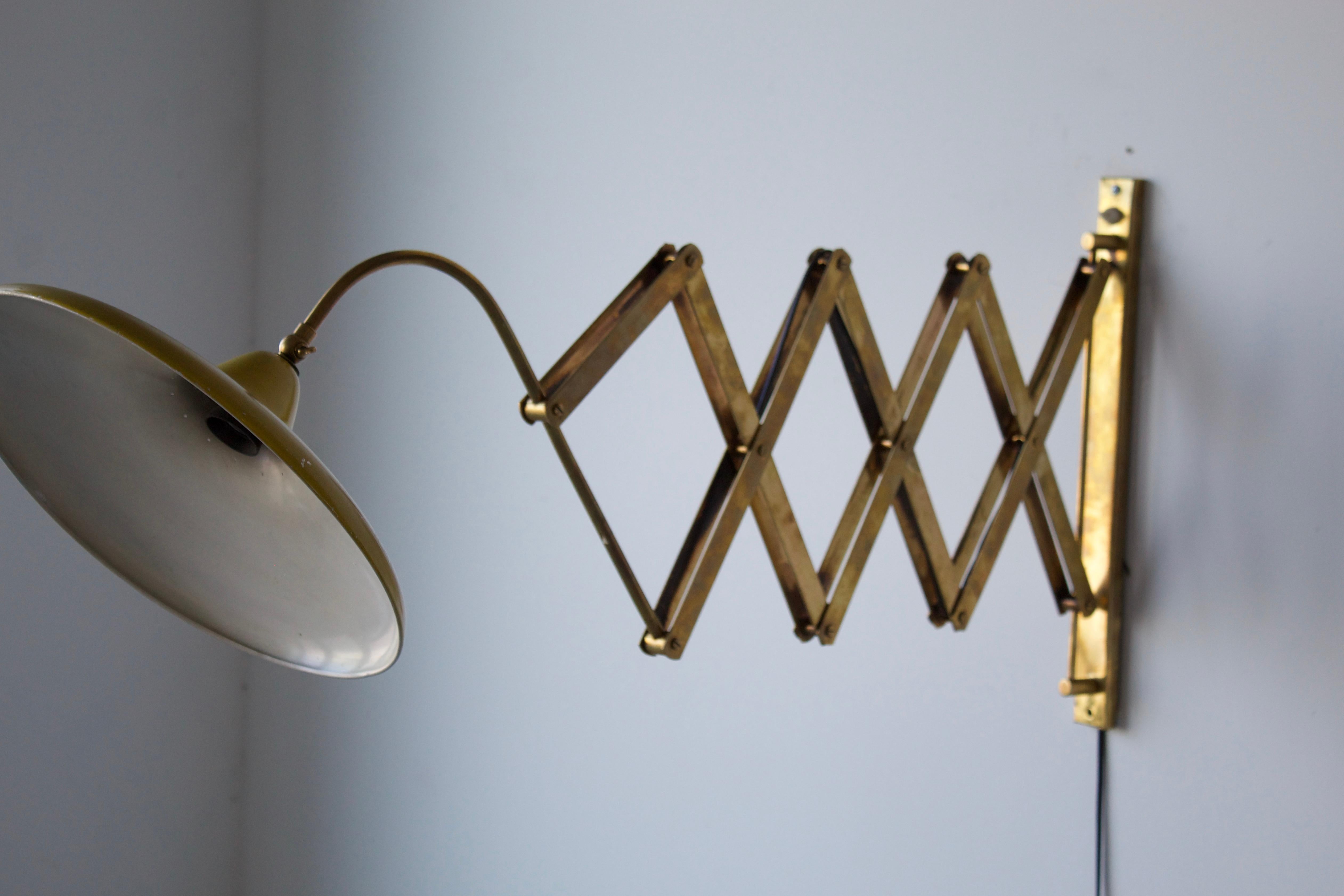 Mid-20th Century Italian, Adjustable Wall Light, Brass, Yellow Lacquered Metal, Italy, 1940s