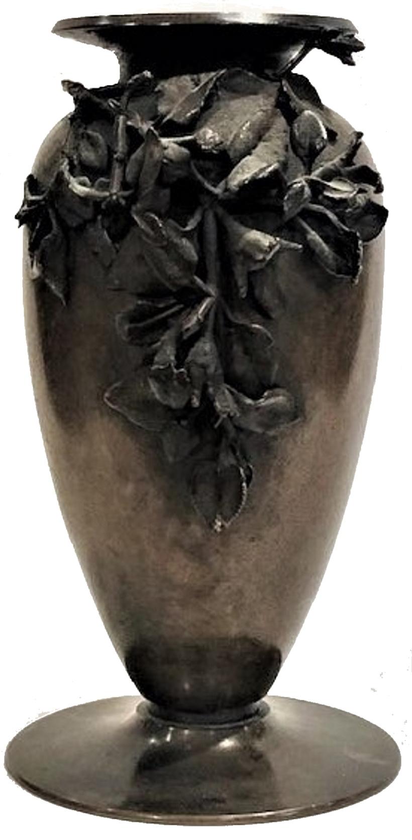 Italian Aesthetic Period Bronze Vase, Late 19th Century 2