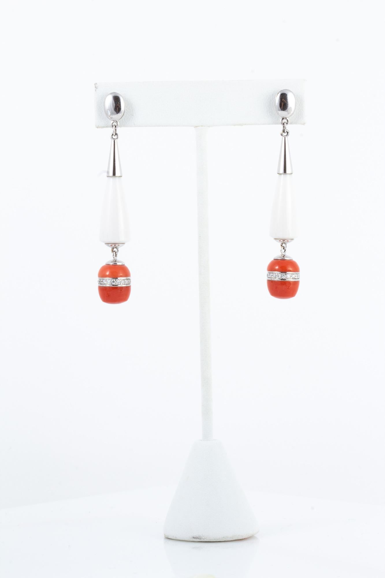 Artisan Italian Agate and Coral Earrings, 18 Karat Gold Handcrafted in Milan For Sale