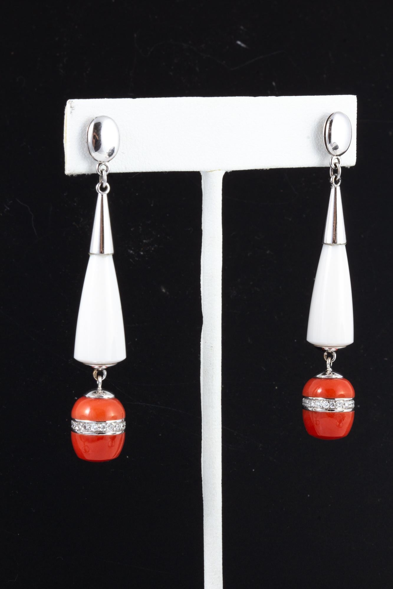 Italian Agate and Coral Earrings, 18 Karat Gold Handcrafted in Milan For Sale 2