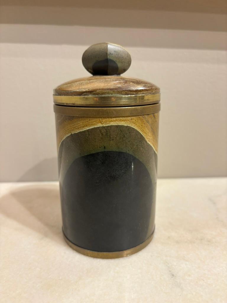 Mid-Century Modern Italian Agate Hard Stone Round Box With Lid, Brass Mounts For Sale