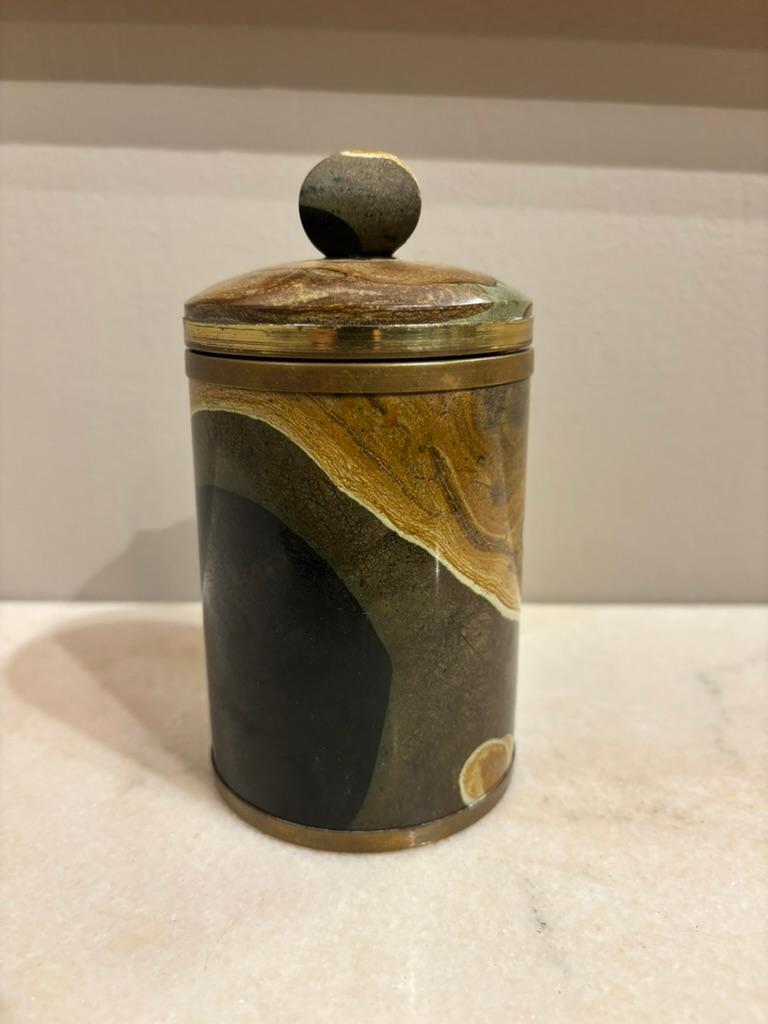Hand-Crafted Italian Agate Hard Stone Round Box With Lid, Brass Mounts For Sale