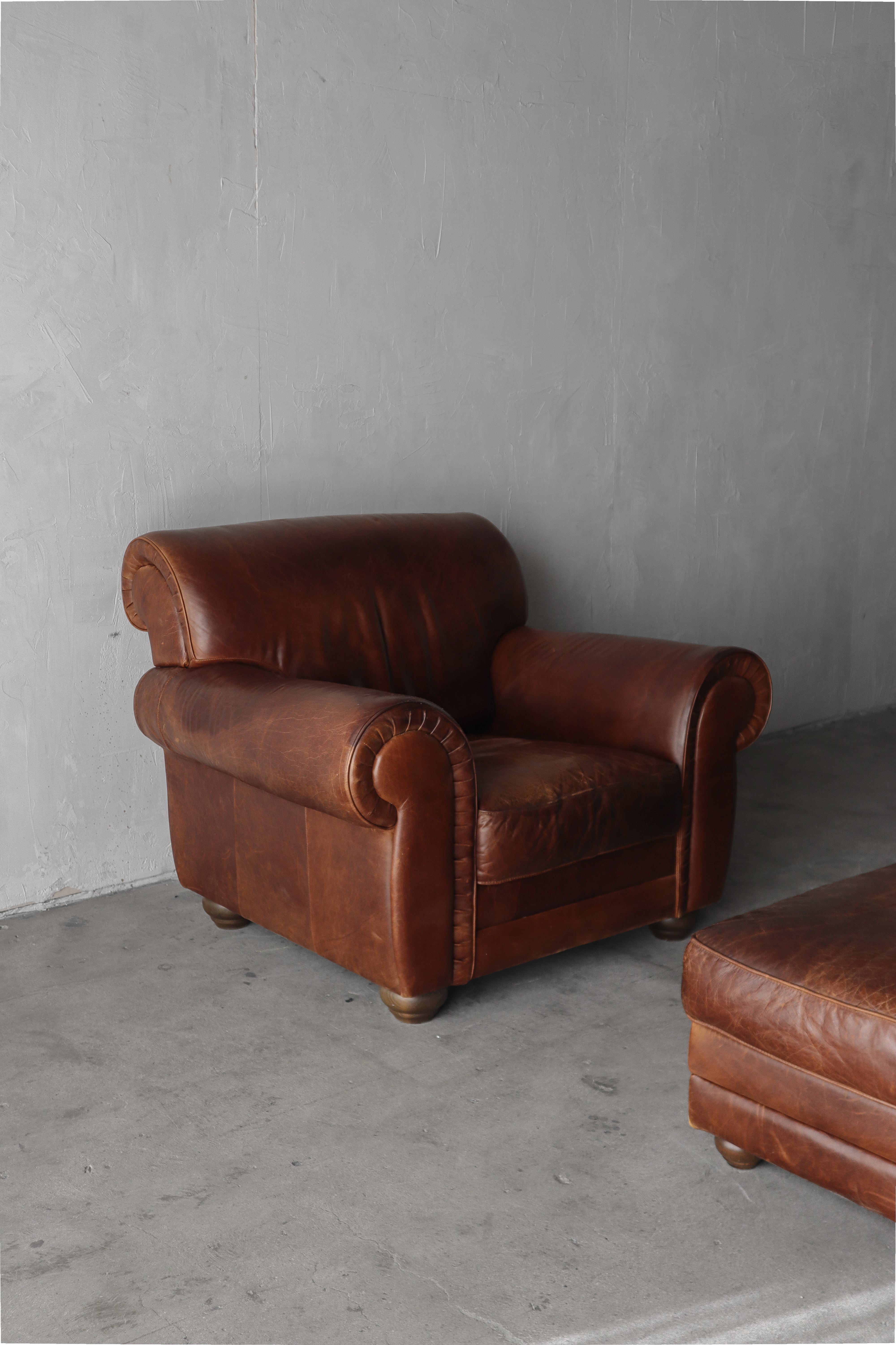 Italian Aged Leather Lounge Chair and Ottoman In Good Condition For Sale In Las Vegas, NV