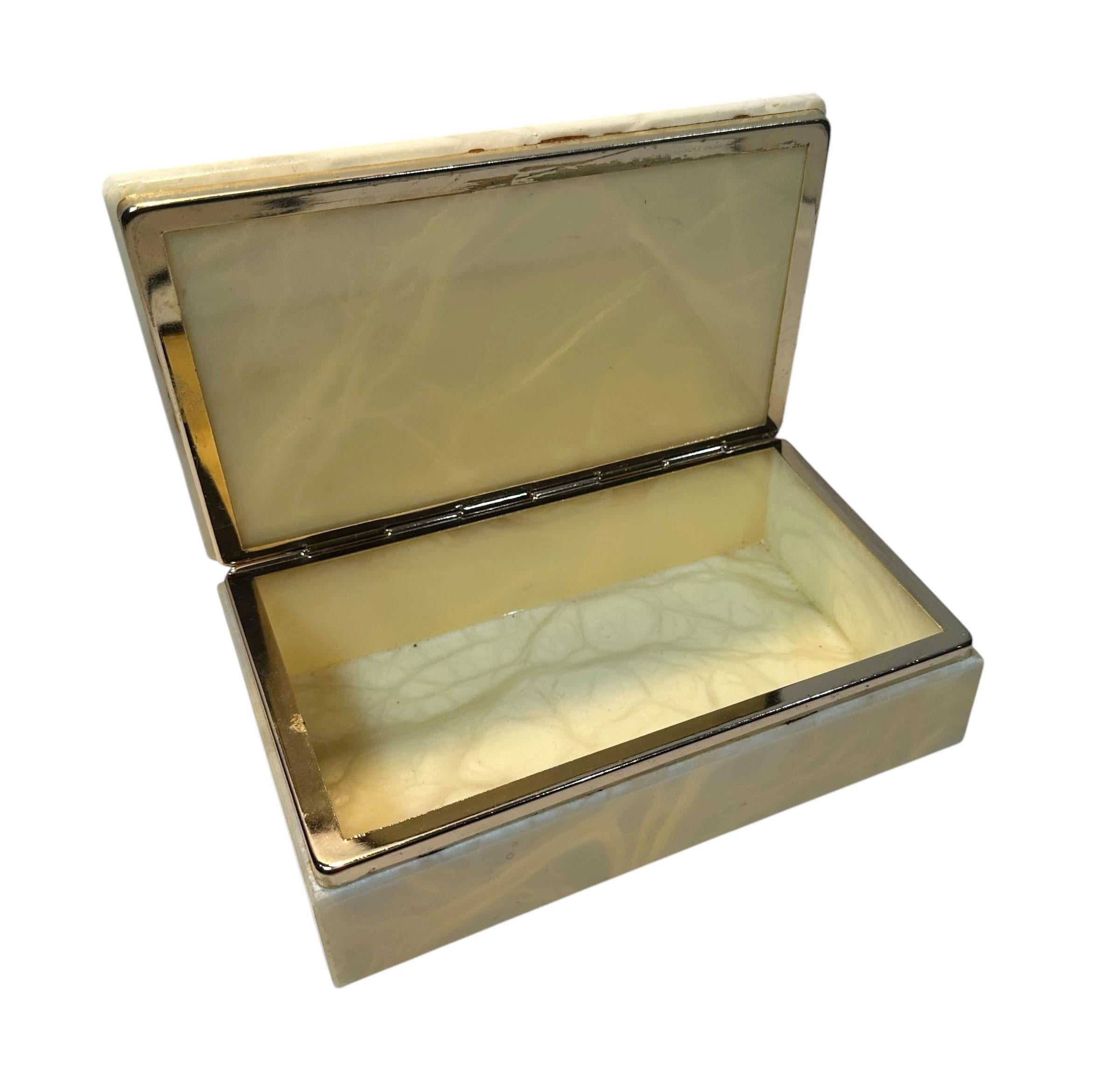 Caja de alabastro italiano finales del siglo XX en venta