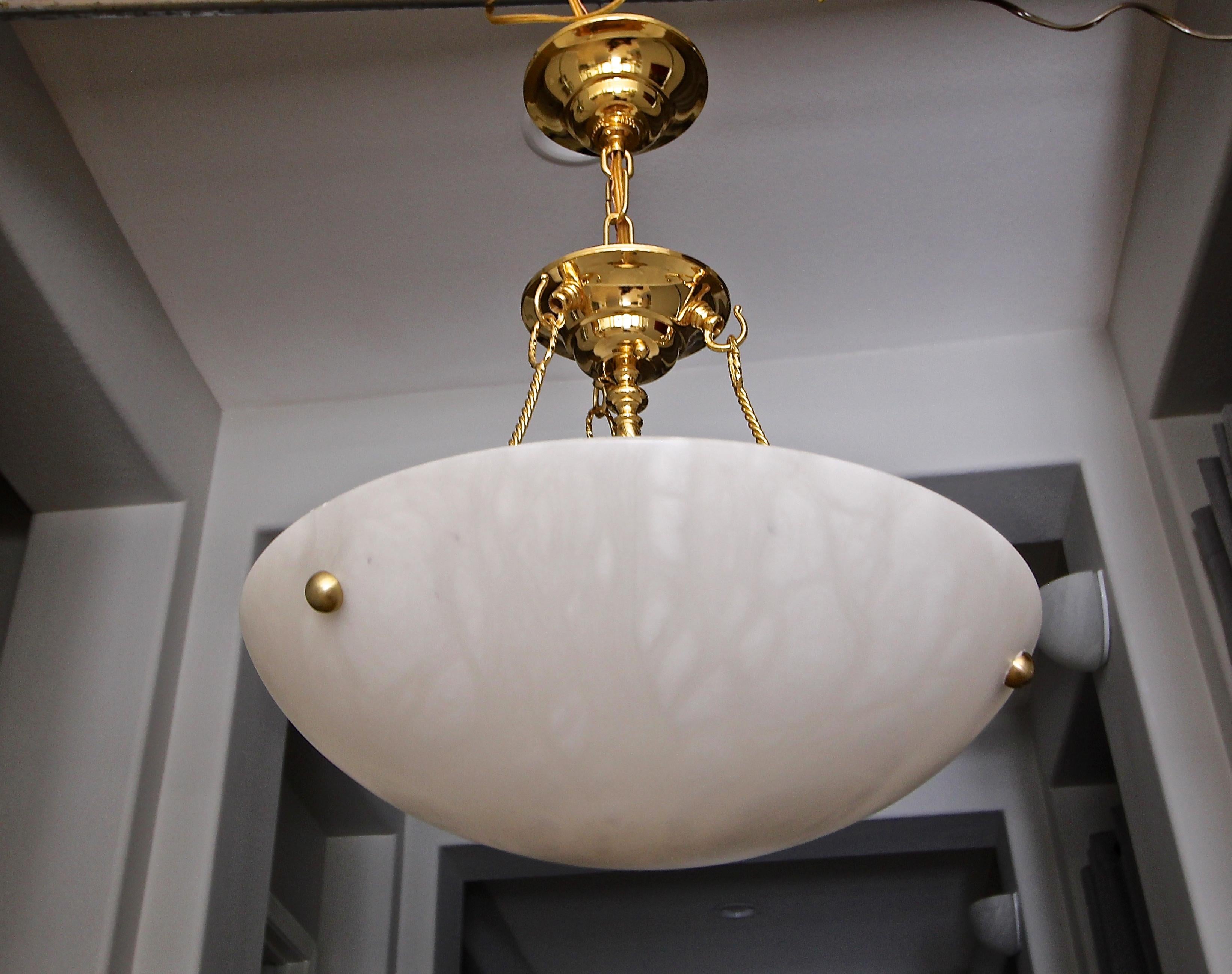 Italian Alabaster Brass Chandelier Pendant Ceiling Light In Good Condition In Palm Springs, CA