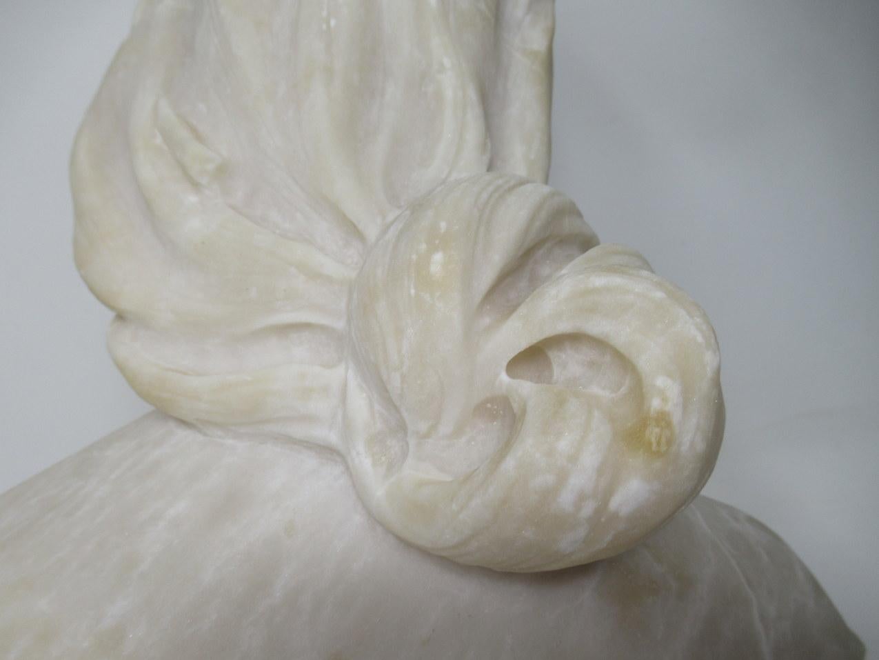 Carved Italian Alabaster Bust Lady by Italian Emilio Fiaschi 1883-1941, 19th Century