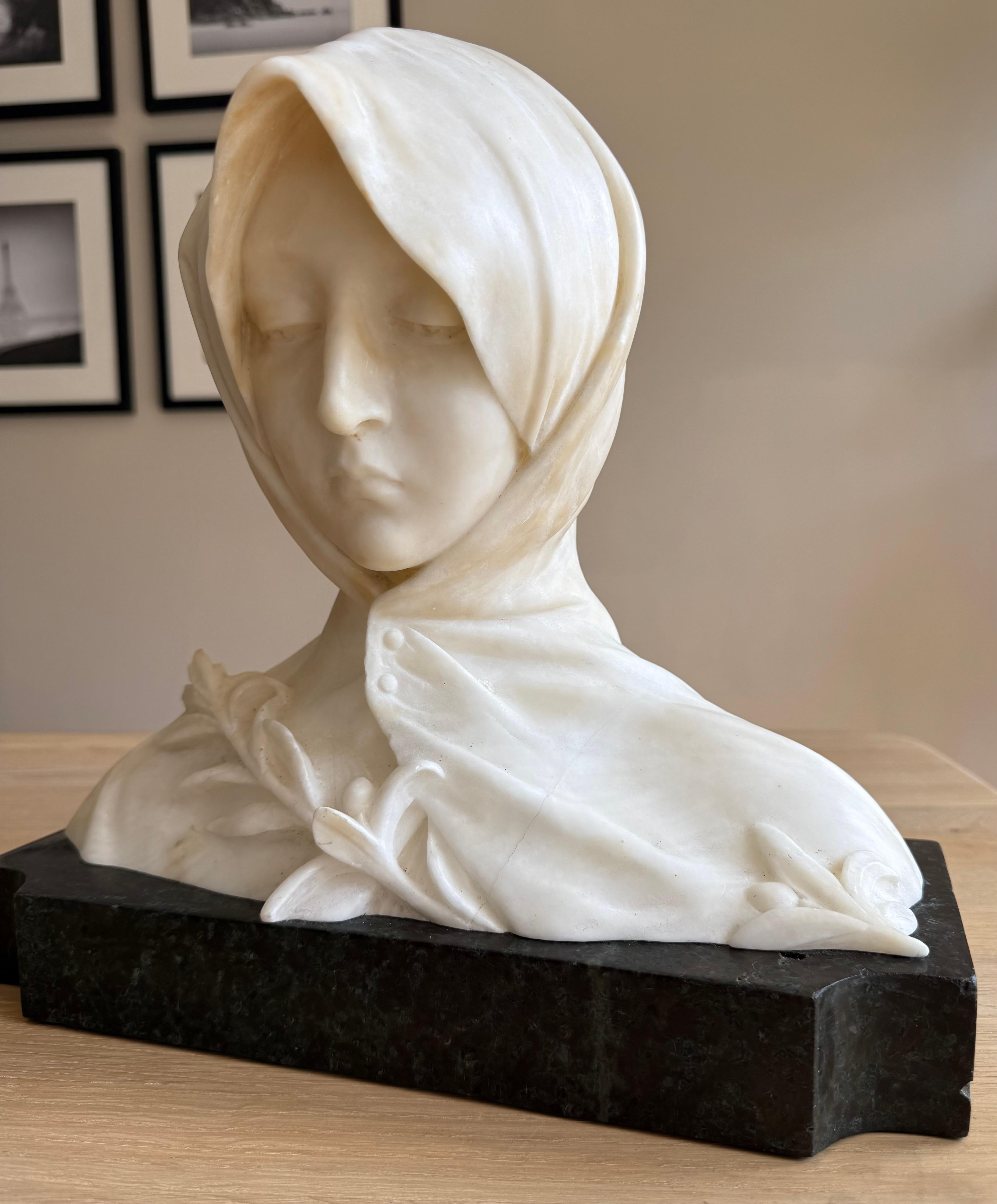 Buste italien d'une jeune femme, probablement Sainte Catherine de Sienne, vers 1890 en vente 10